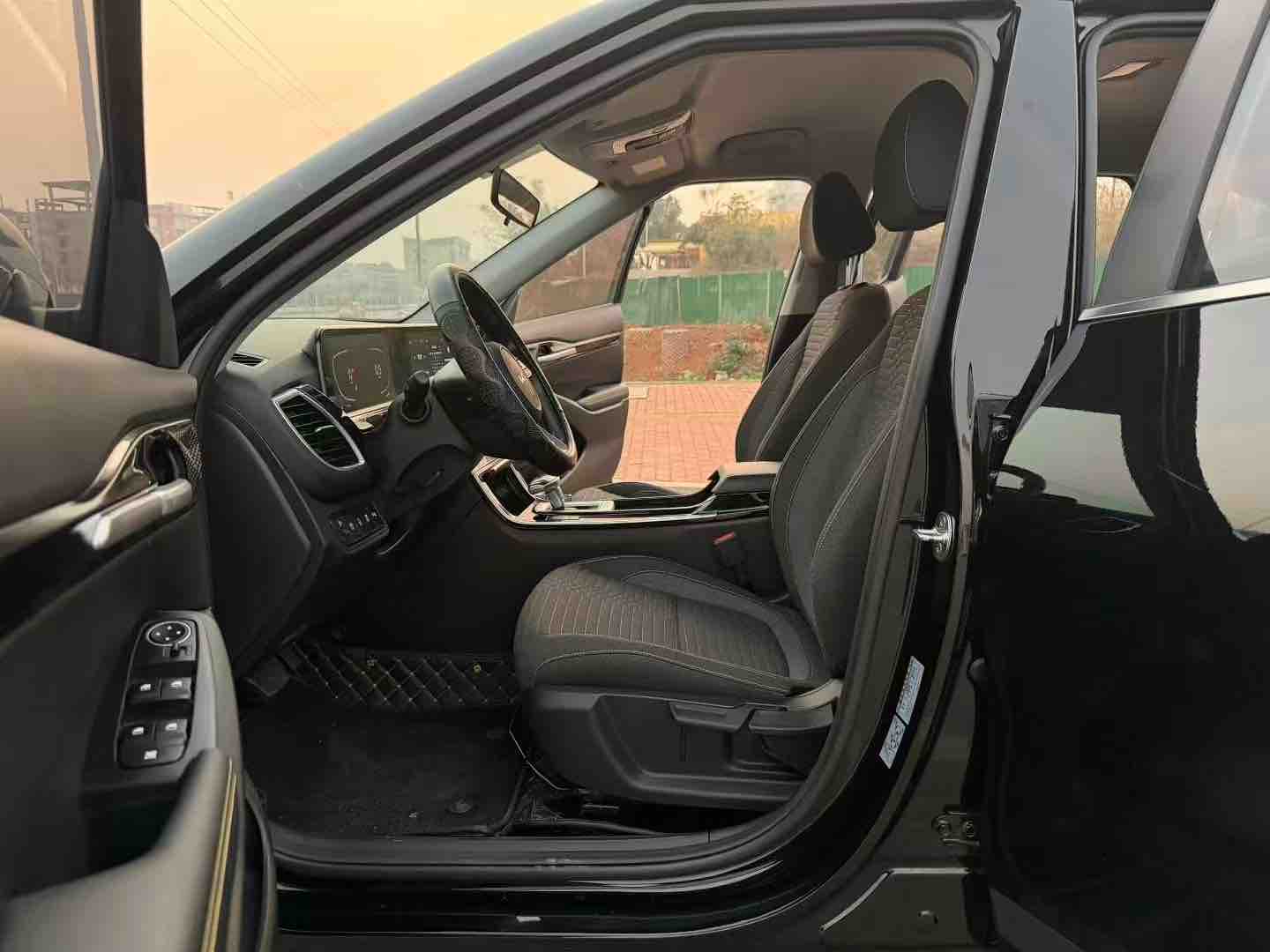 Kia Seltos 2023 car image #4