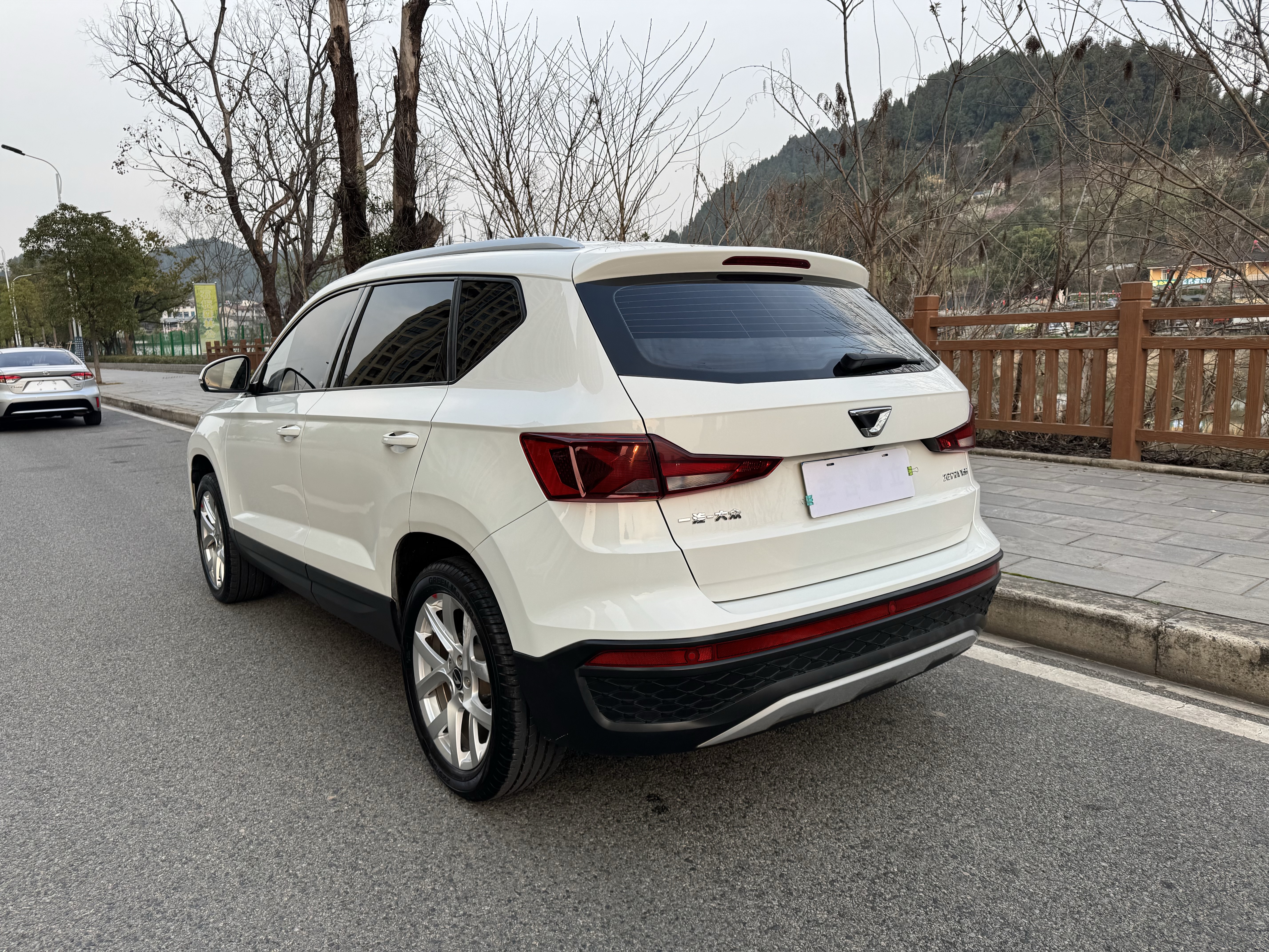 VS5 2023 car image #4