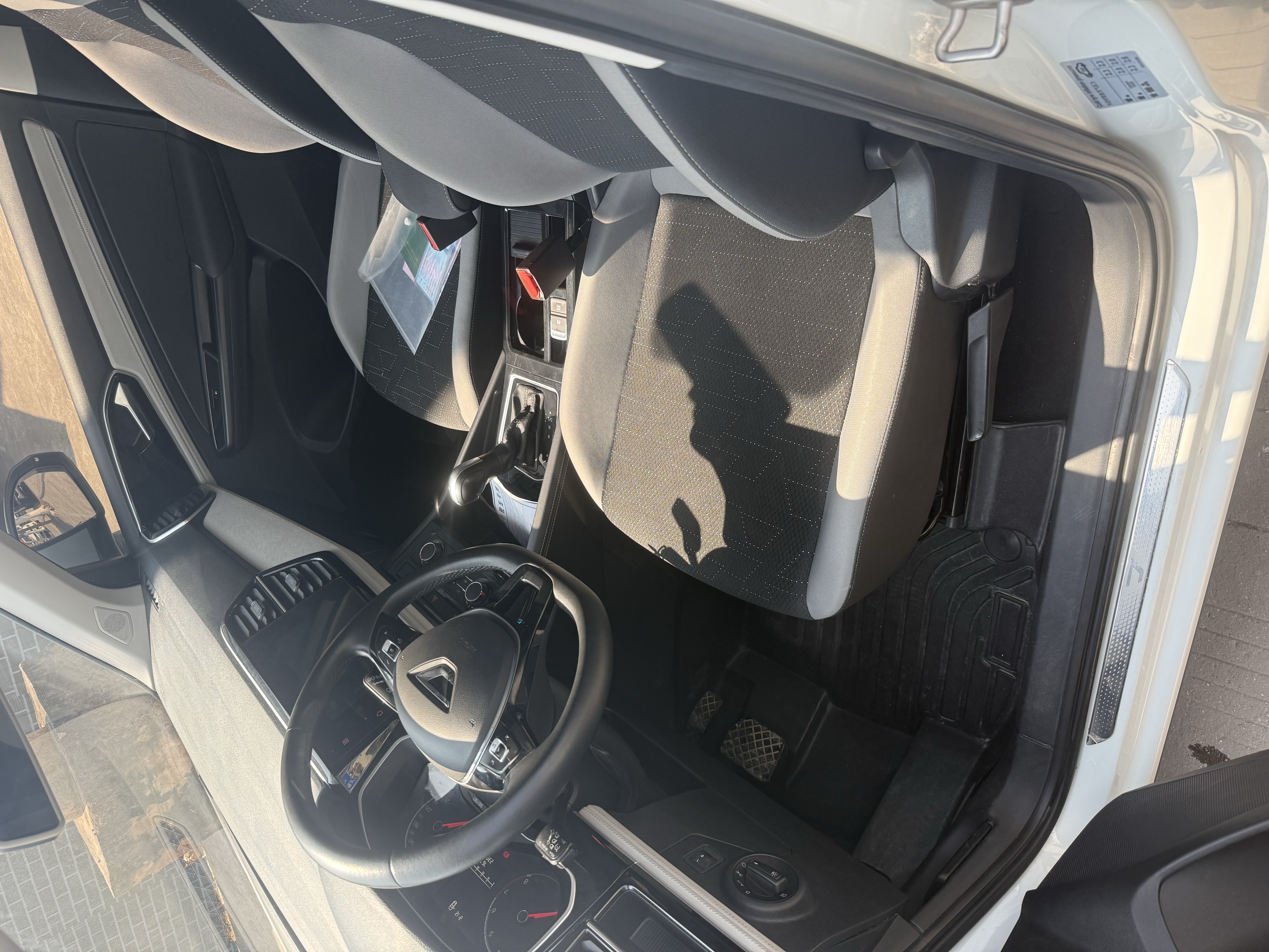 VS5 2023 car image #4