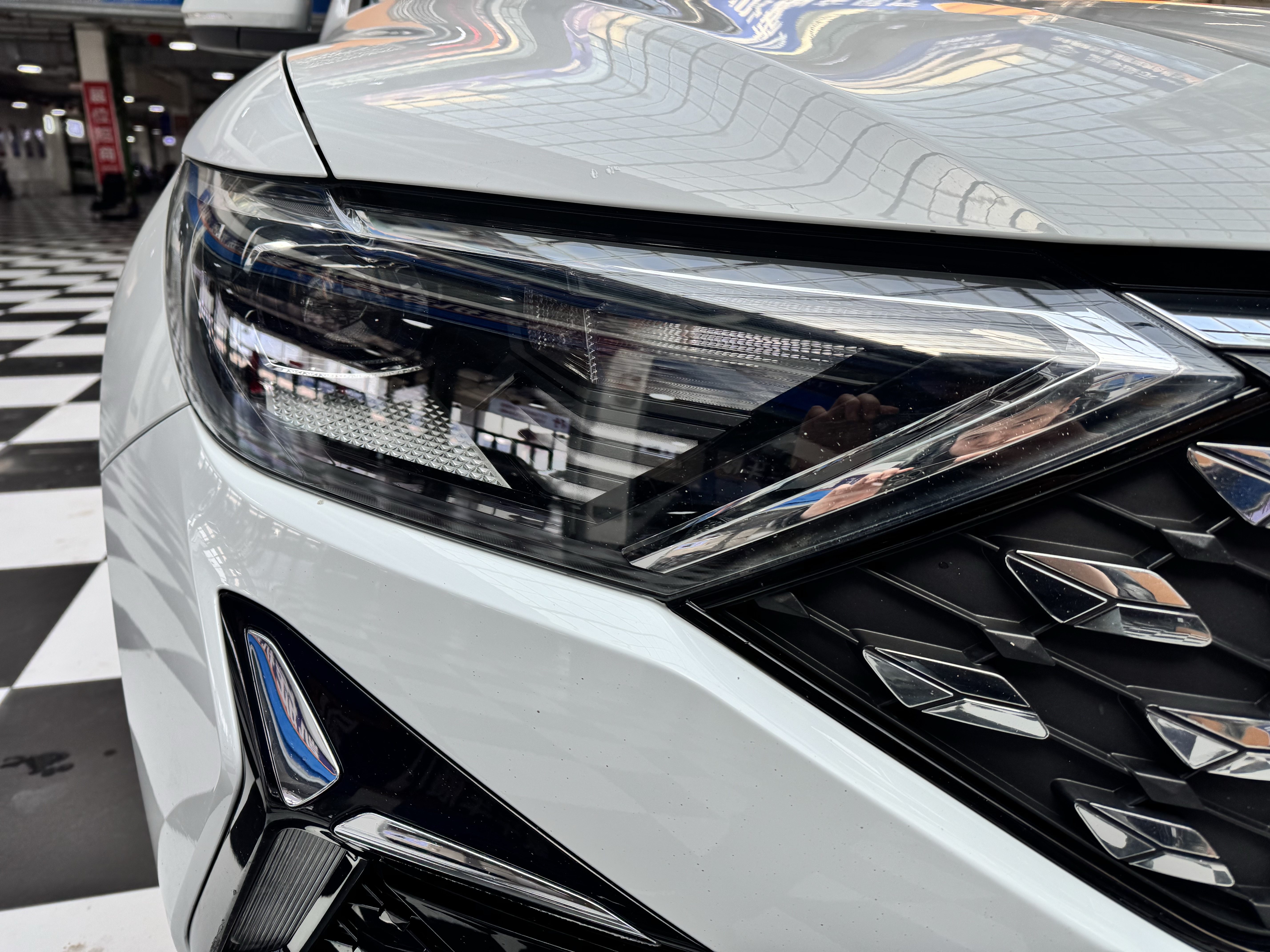 VS5 2023 car image #4