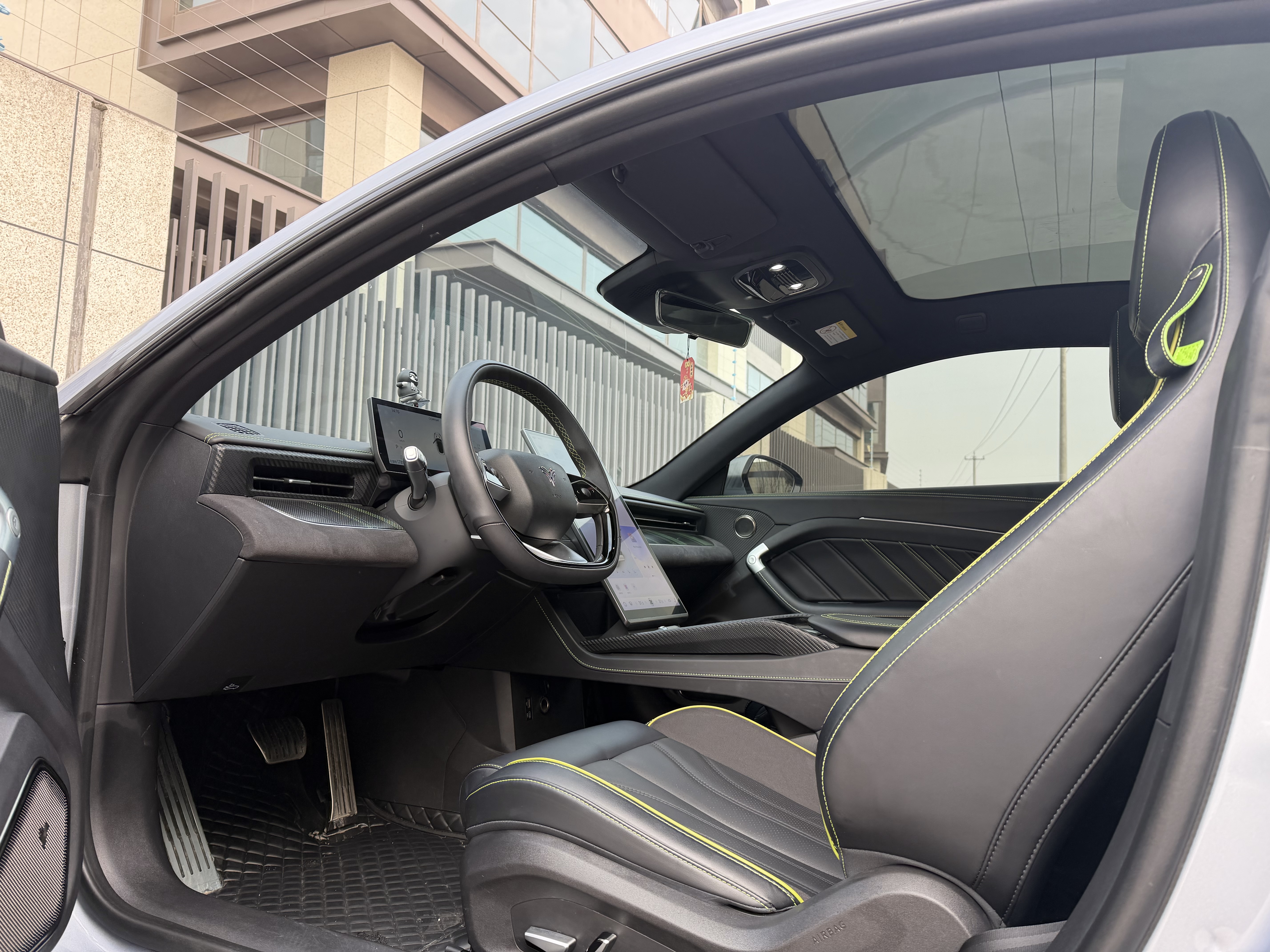 哪吒汽车 哪吒GT 2024 汽车图片 #4