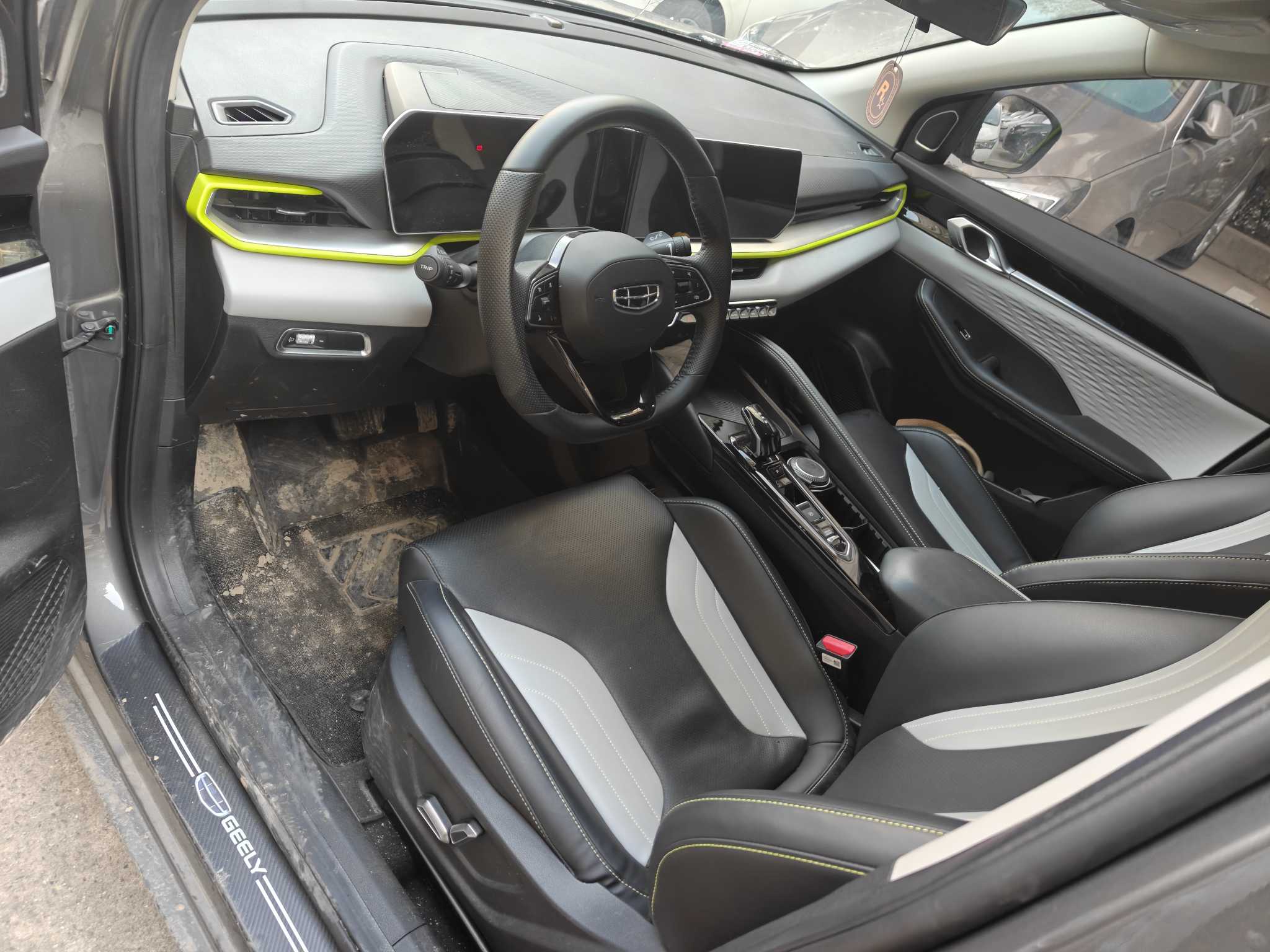 GEELY Coolray 2024 car image #4