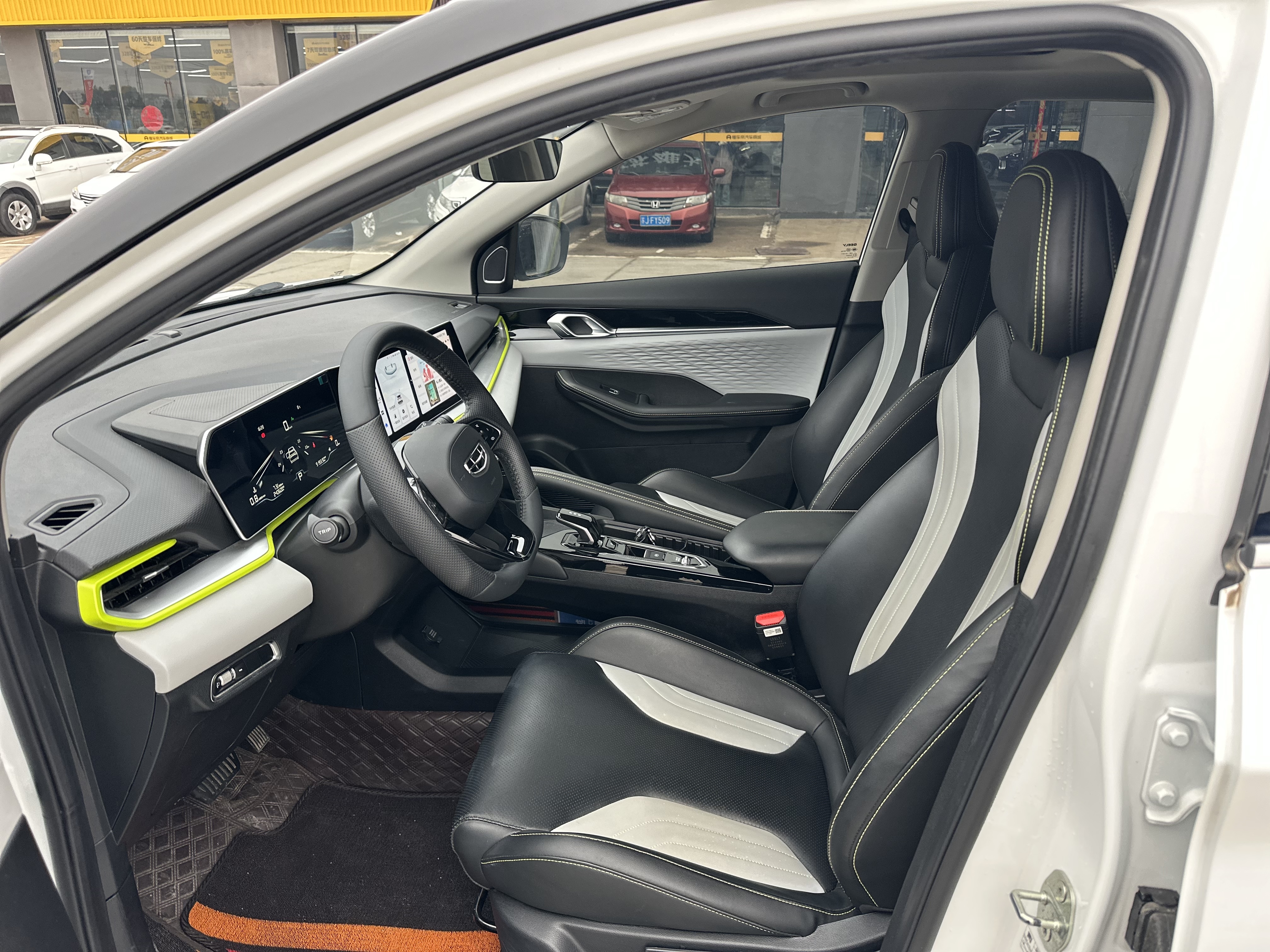 GEELY Coolray 2024 #4 GEELY Coolray 2024 car image #4
