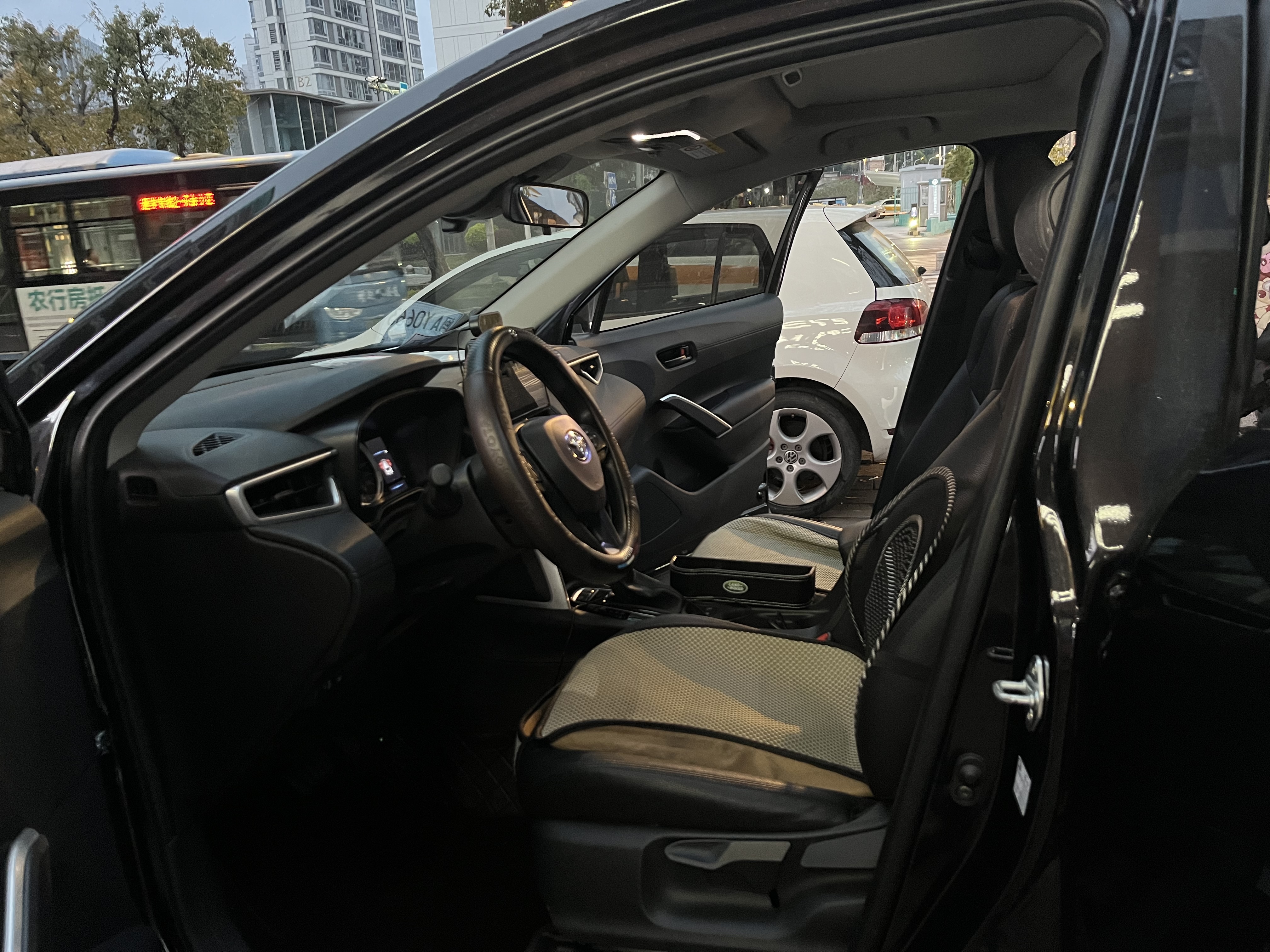 Toyota Corolla Cross 2023 car image #4