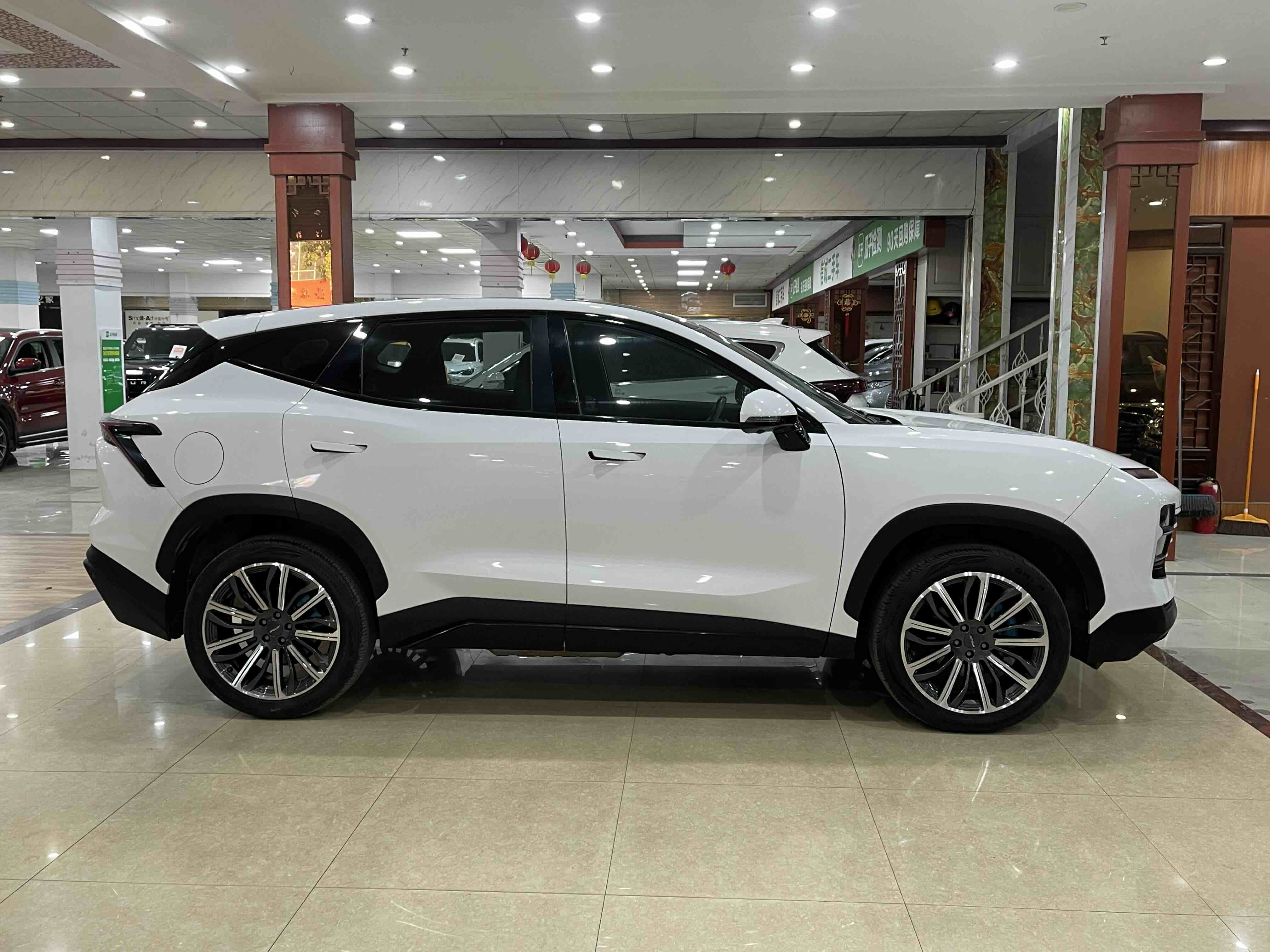 2023 car image #4