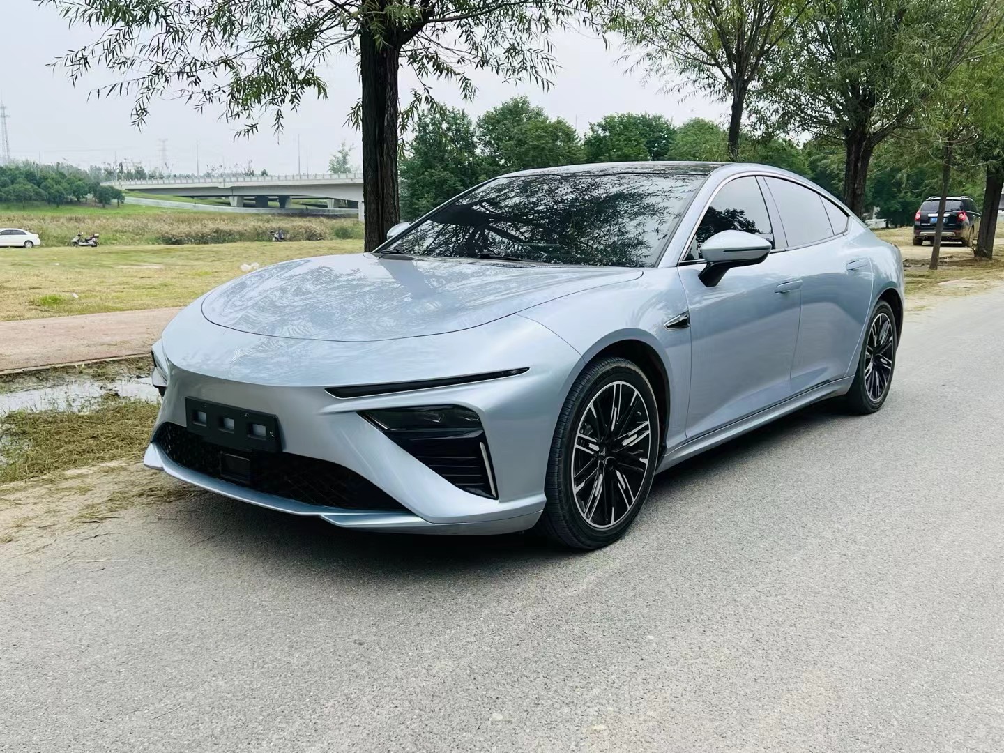 哪吒汽车 哪吒S 2023 汽车图片 #4