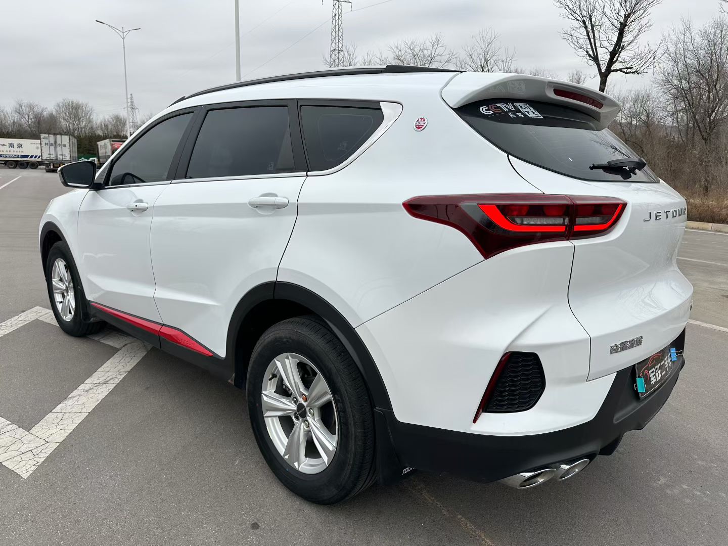 X70 2023 car image #4