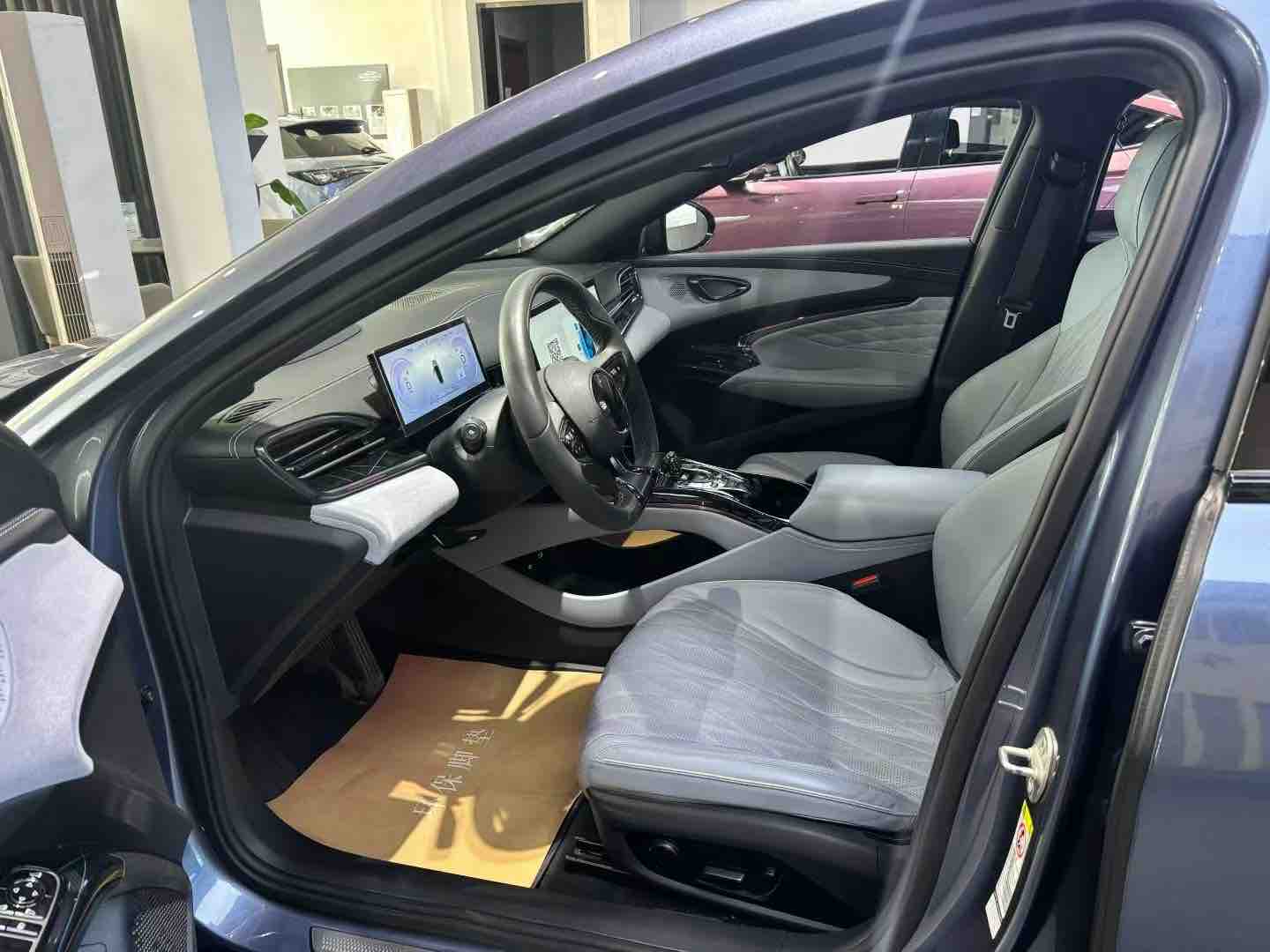 BYD Seal 2023 car image #4