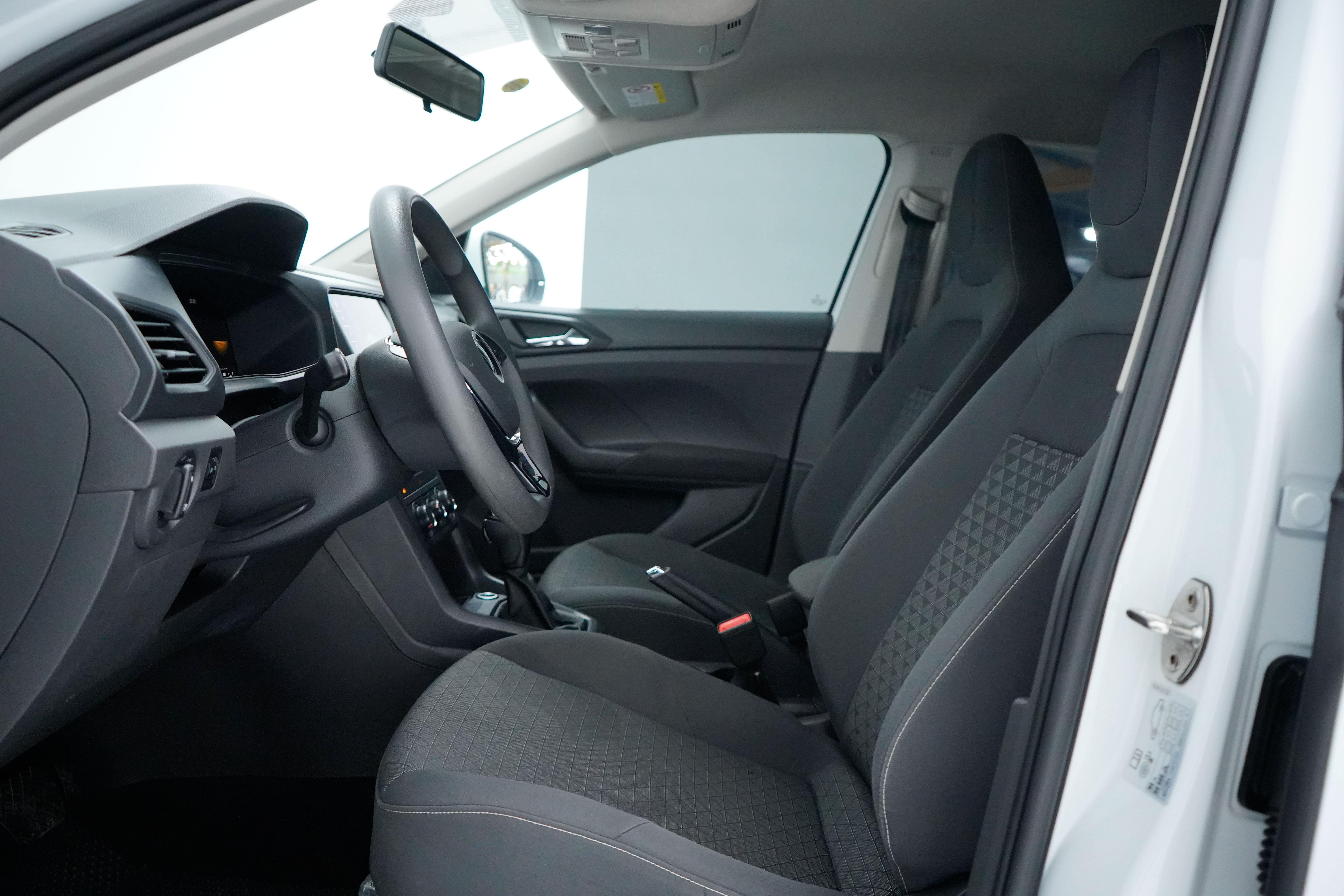 Volkswagen T-Cross 2023 #4 Volkswagen T-Cross 2023 car image #4