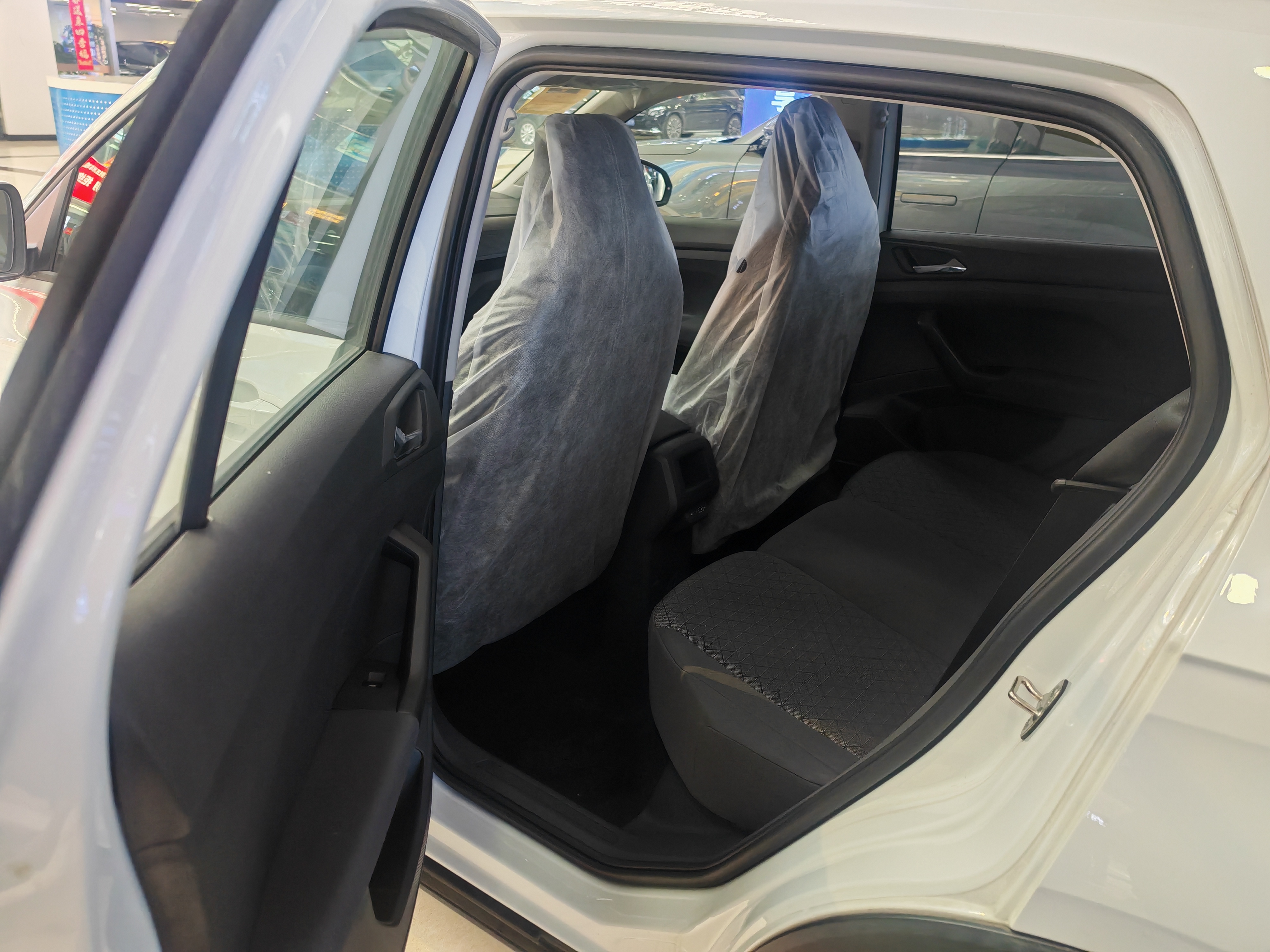 Volkswagen T-Cross 2026 car image #4