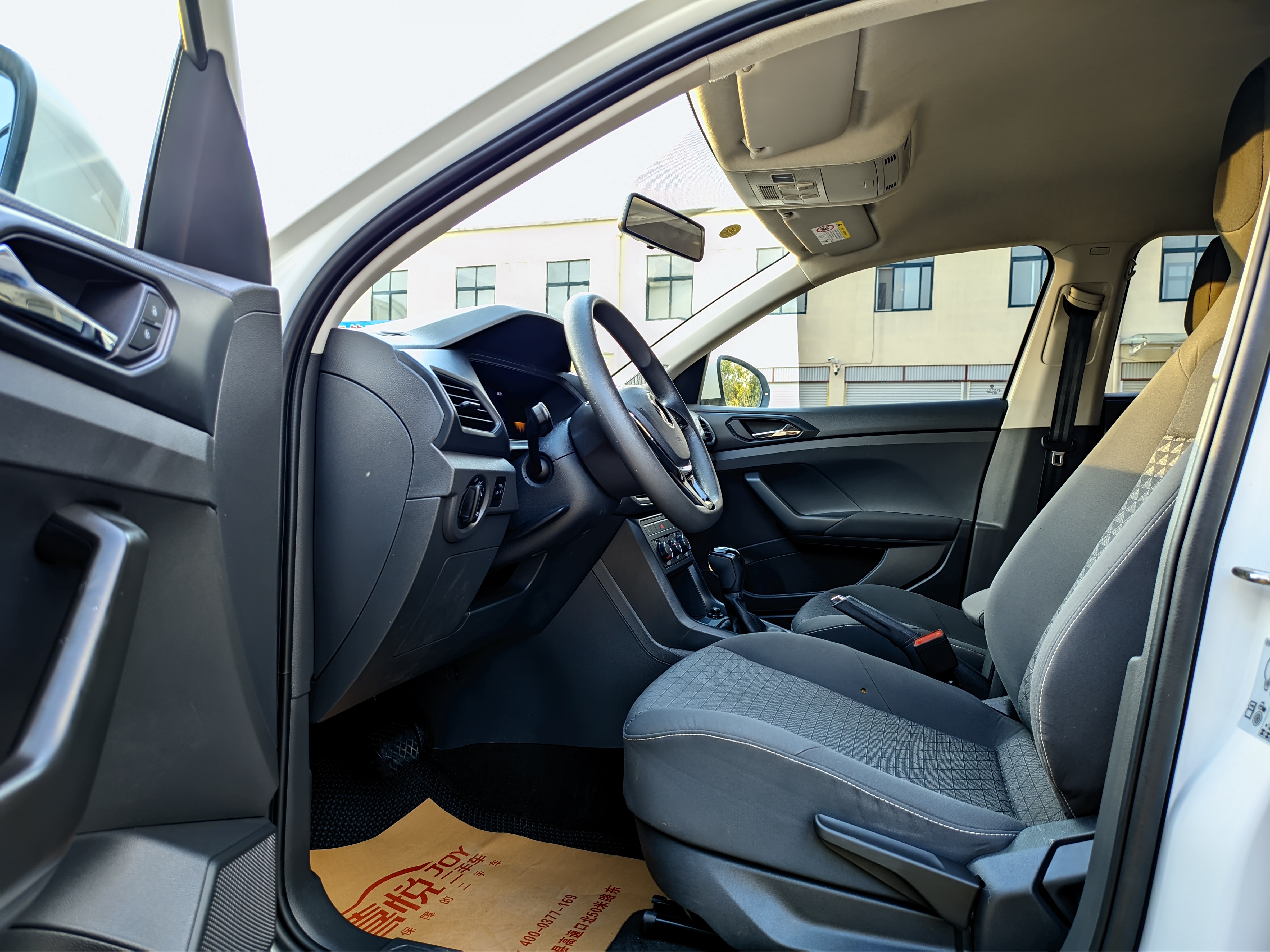 Volkswagen T-Cross 2023 car image #4
