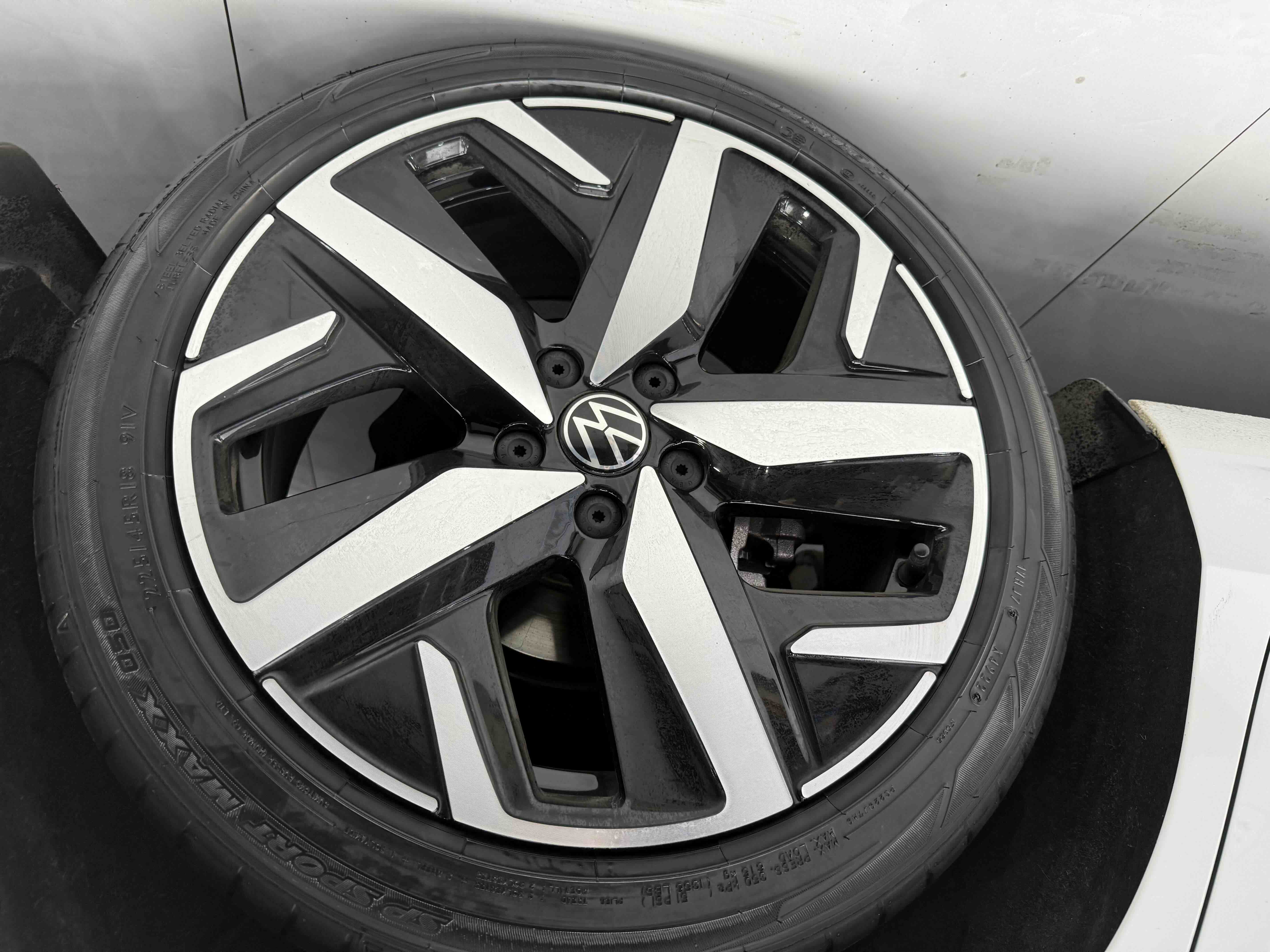 Volkswagen Lamando 2023 car image #4