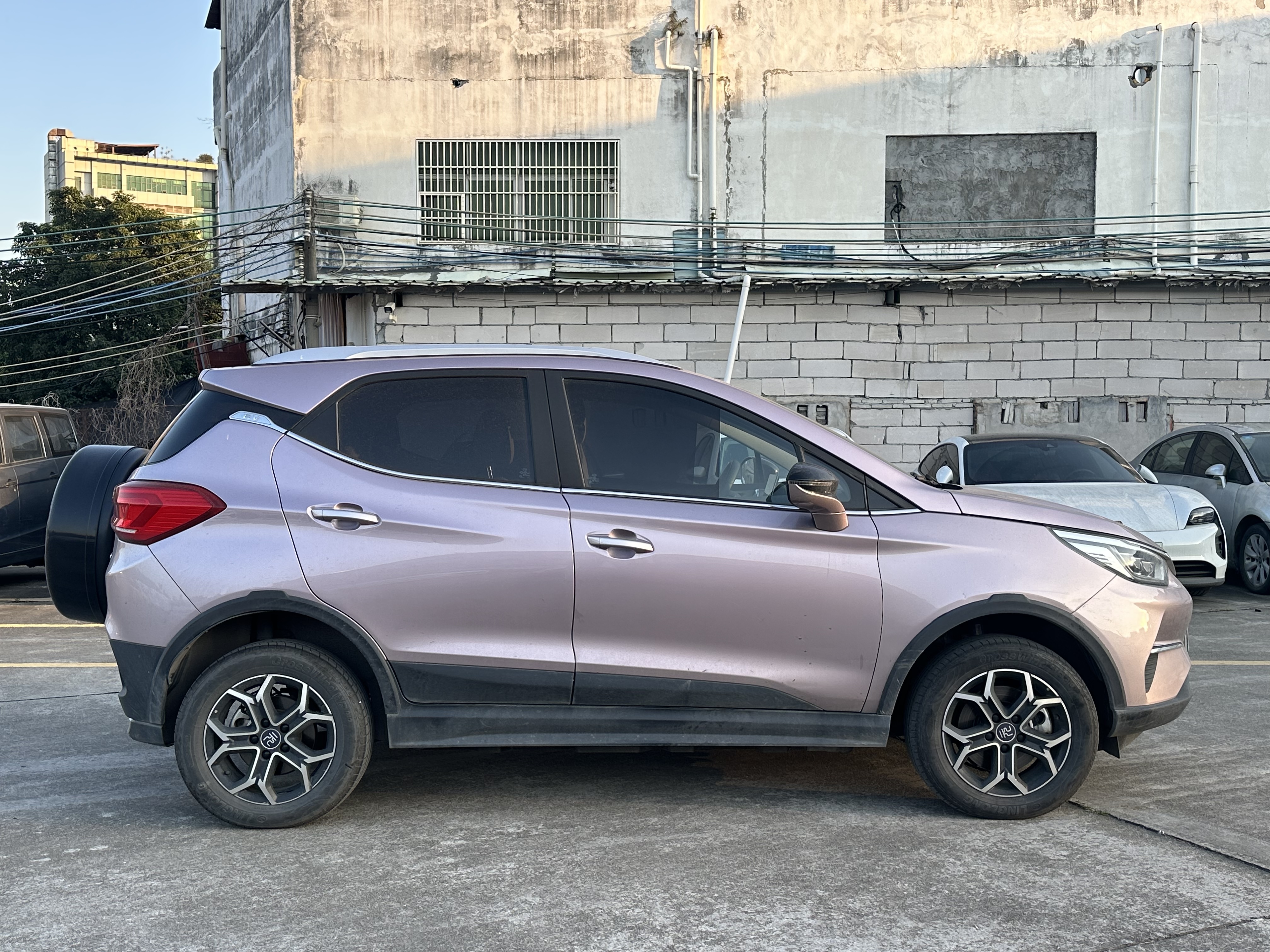 BYD Yuan Pro 2024 #4 BYD Yuan Pro 2024 car image #4