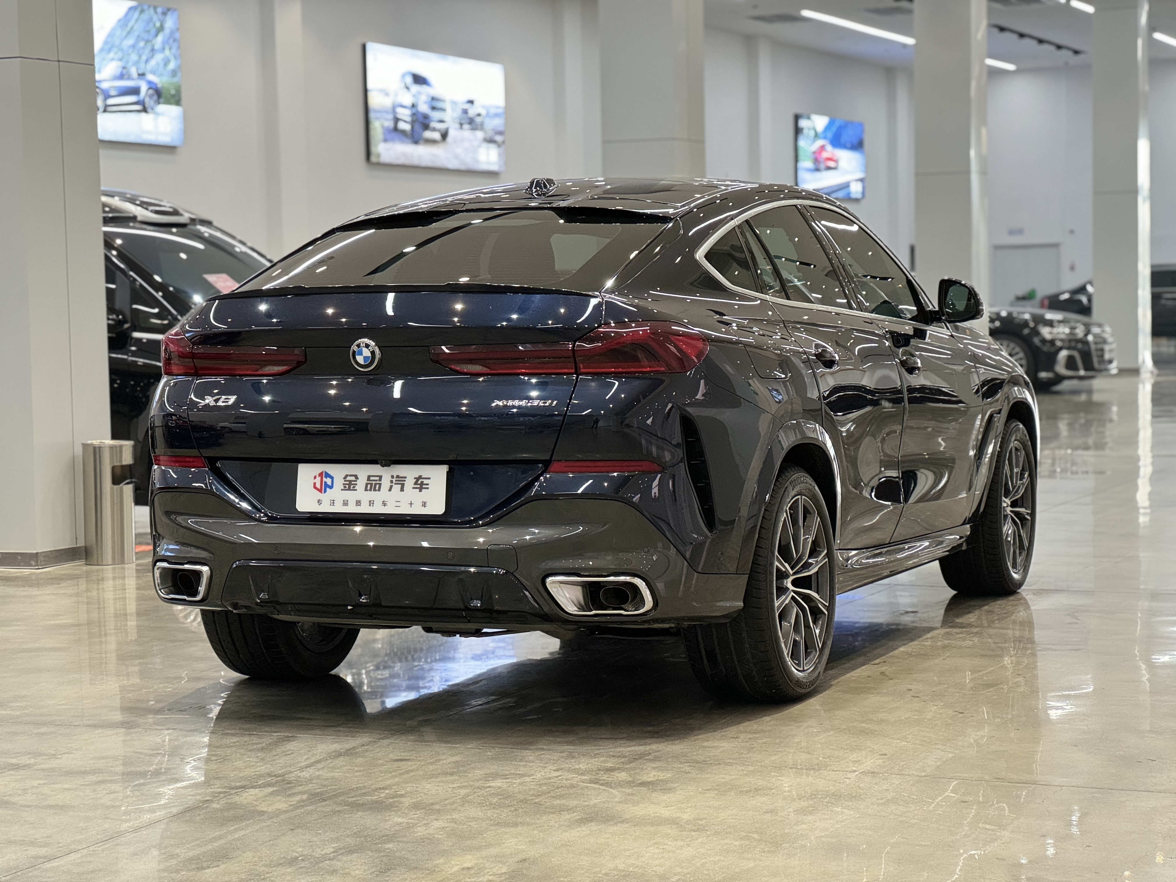 BMW X6 2024 car image #4