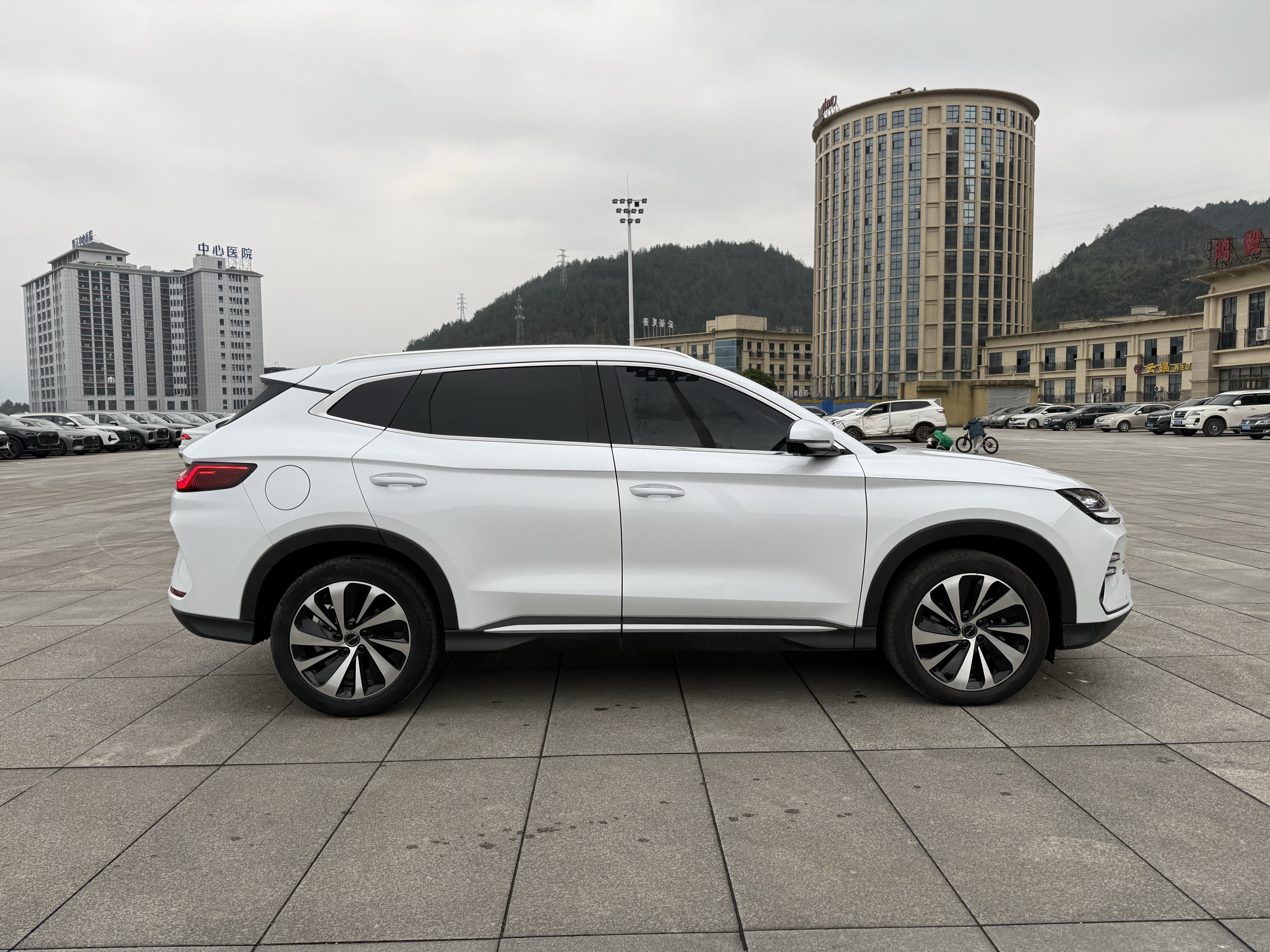 BYD Song Plus New Energy 2023 #4 BYD Song Plus New Energy 2023 car image #4