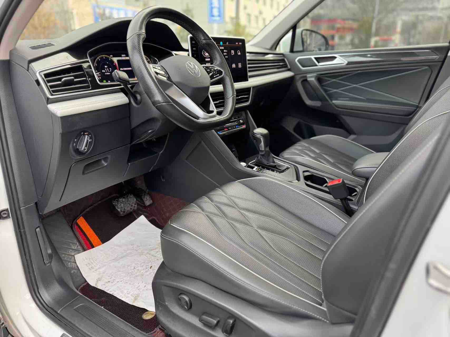 Volkswagen Tiguan L 2023 #4 Volkswagen Tiguan L 2023 immagine di auto #4