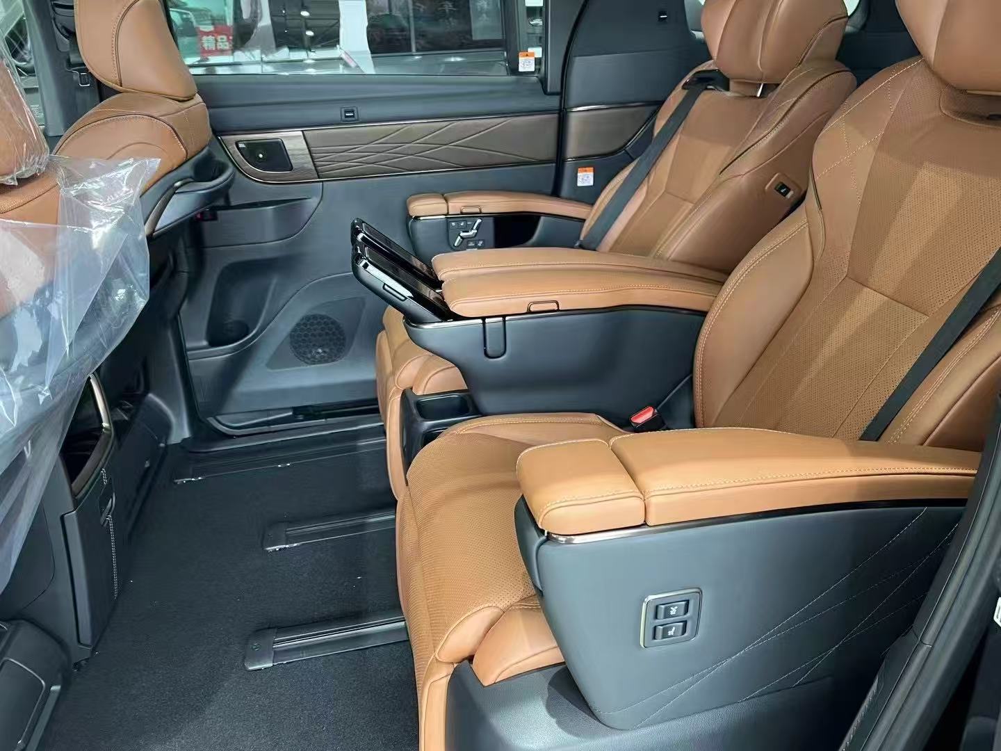 Toyota Alphard 2024 #4 Toyota Alphard 2024 car image #4
