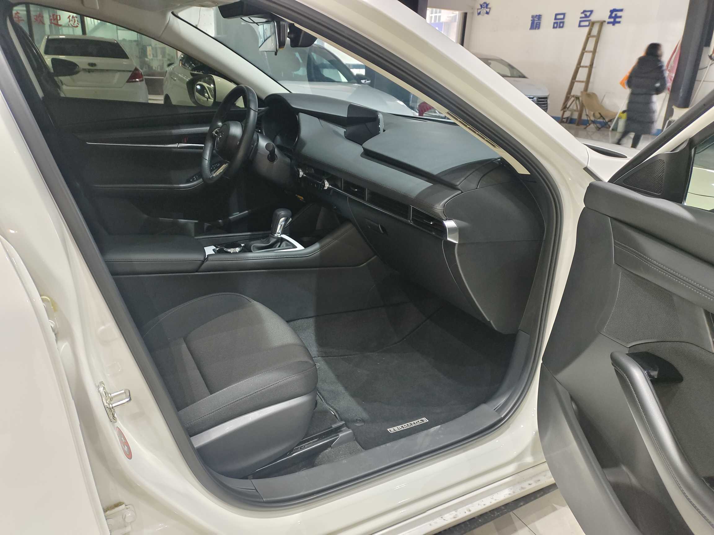 Mazda 2025 car image #4