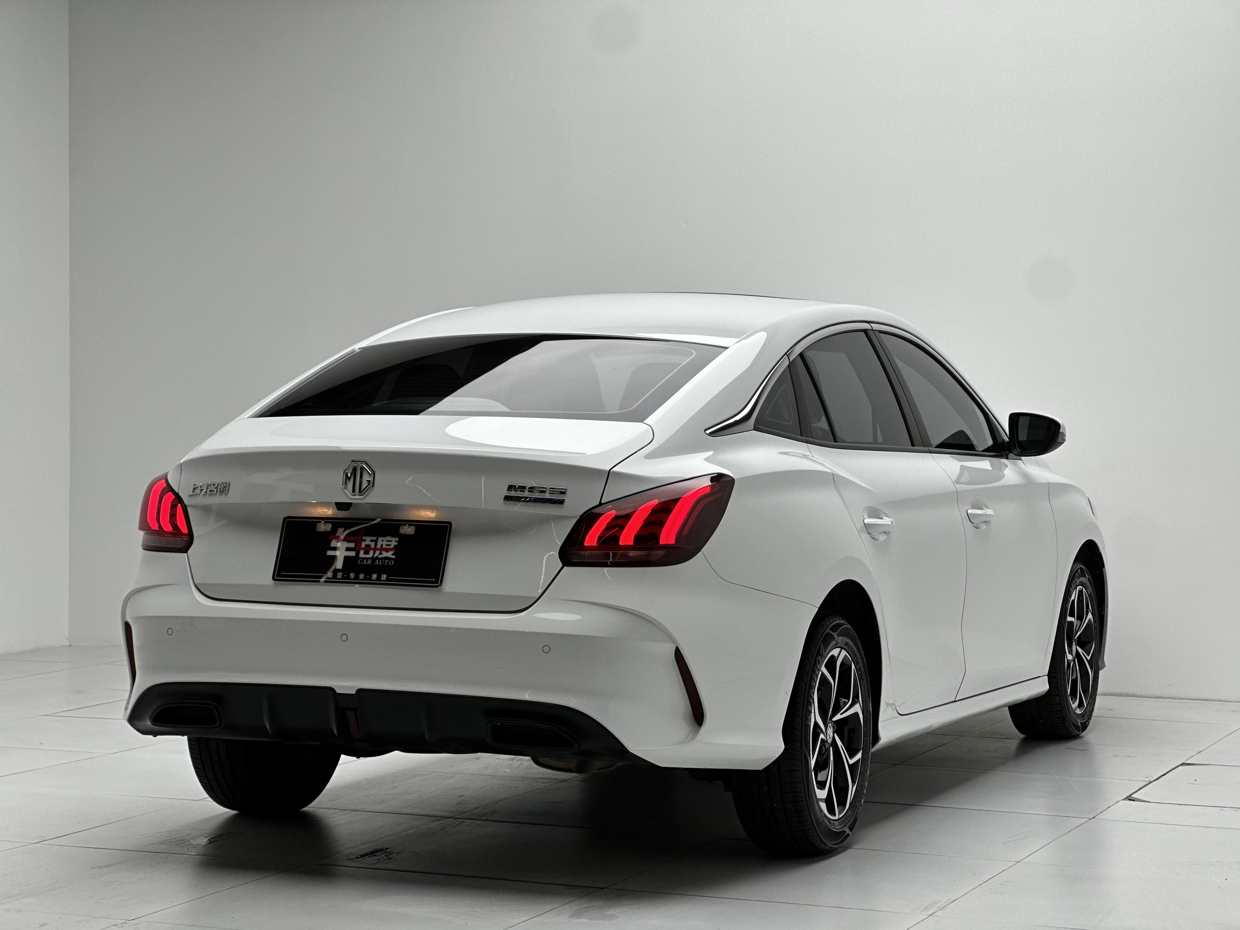 5 2024 car image #4