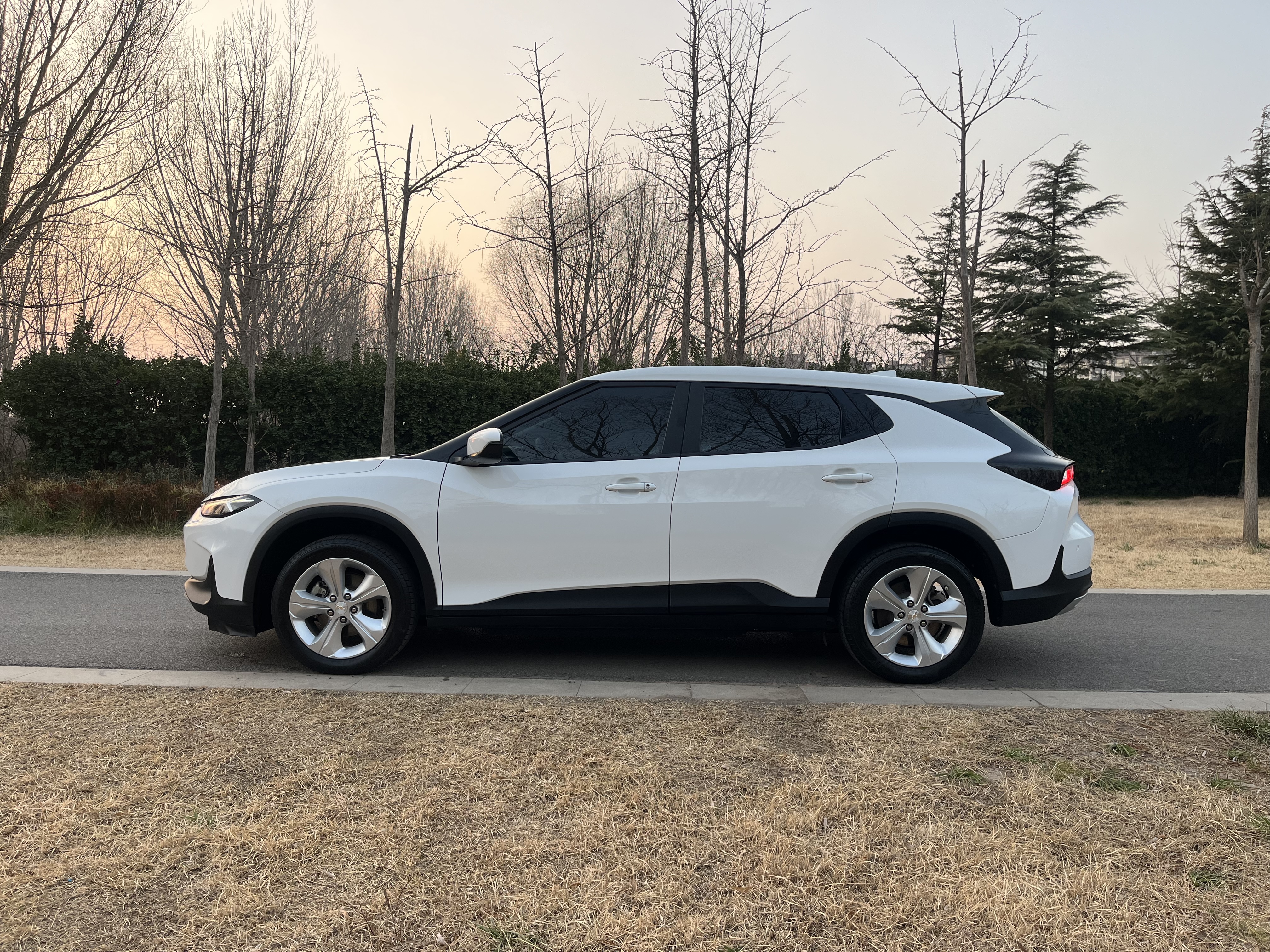 Chevrolet Charm 2023 car image #4