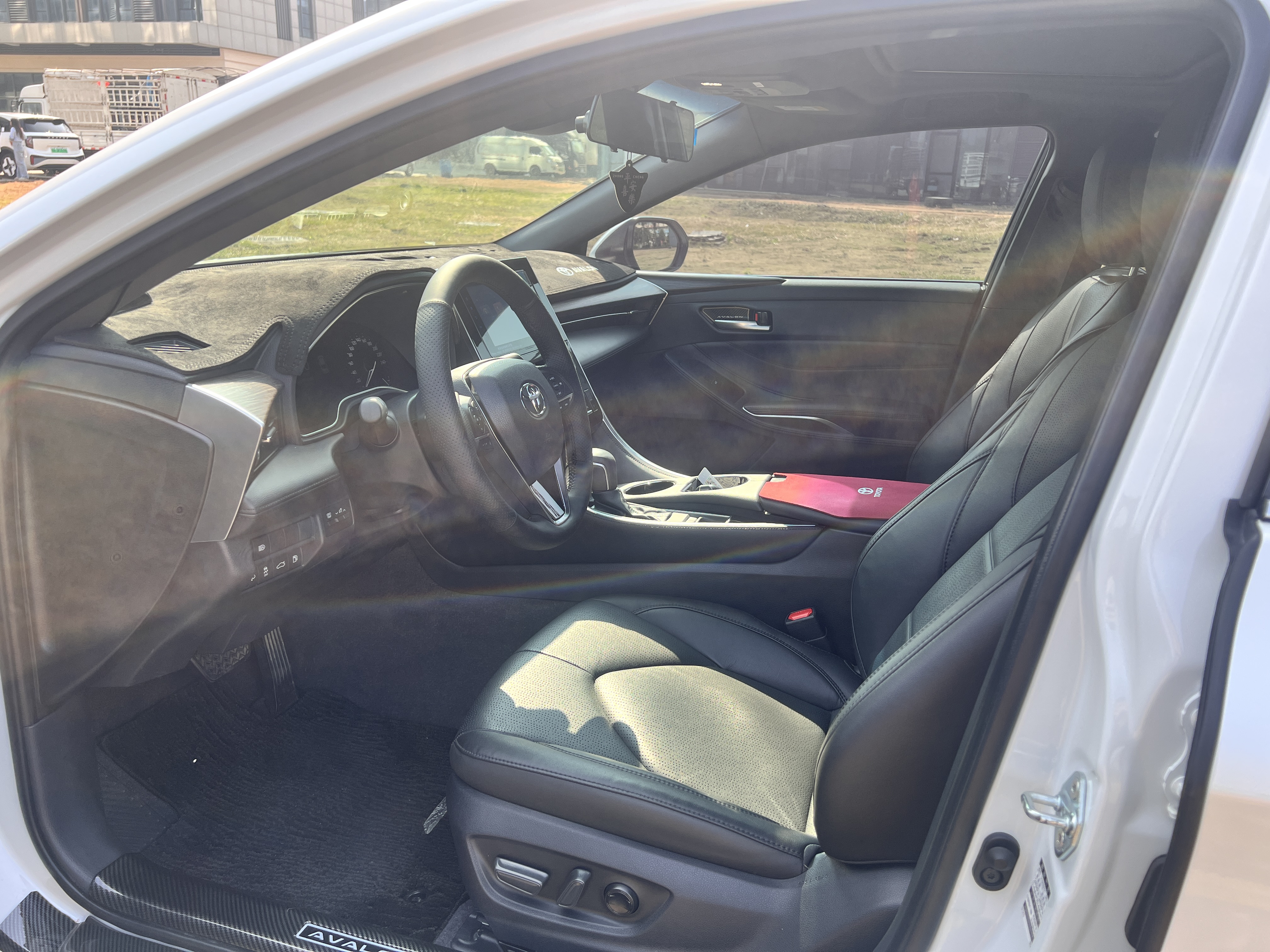 Toyota Avalon 2024 car image #4