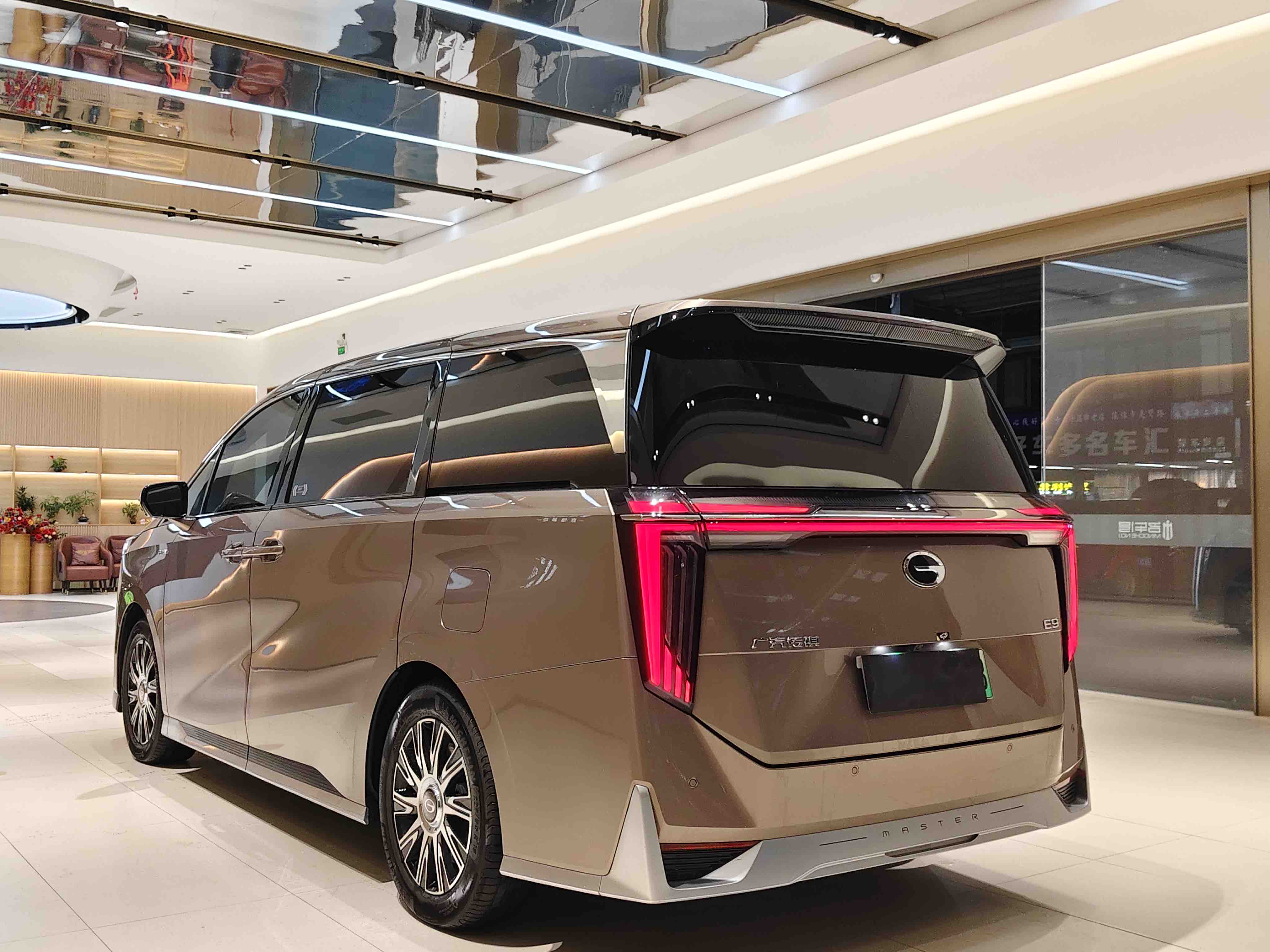 GAC Trumpchi E9 2023 car image #4