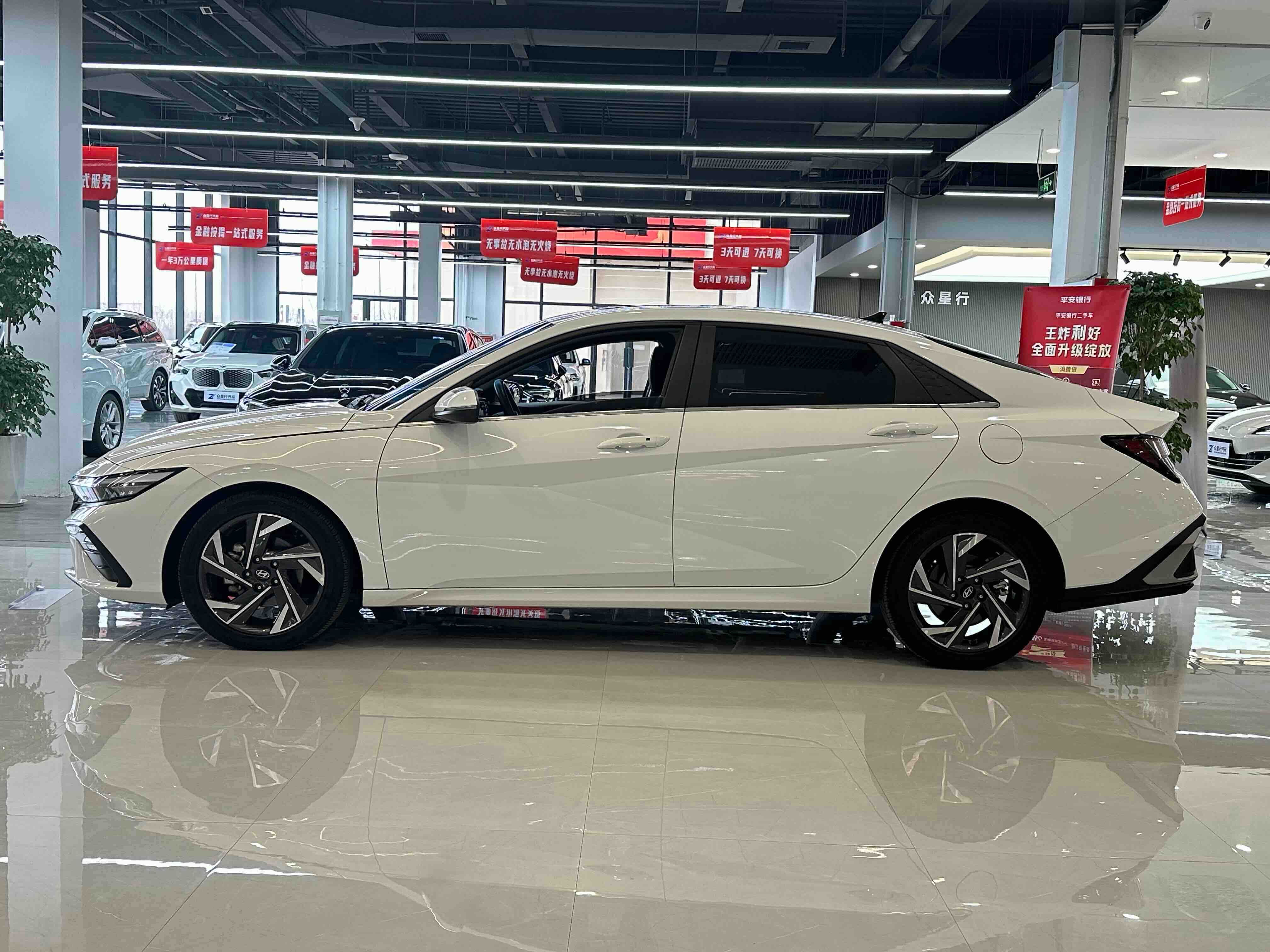 Hyundai Elantra 2023 car image #4