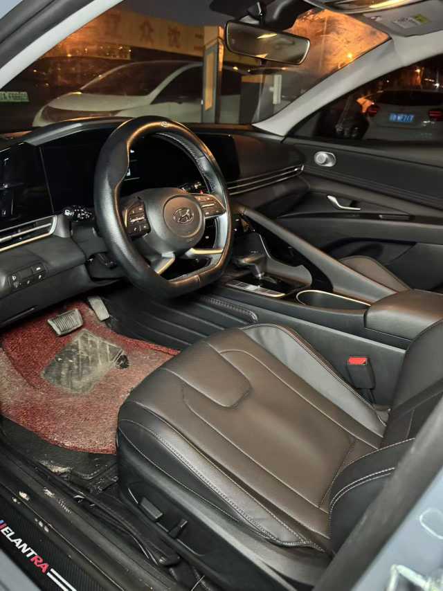 Hyundai Elantra 2023 صورة سيارة #4