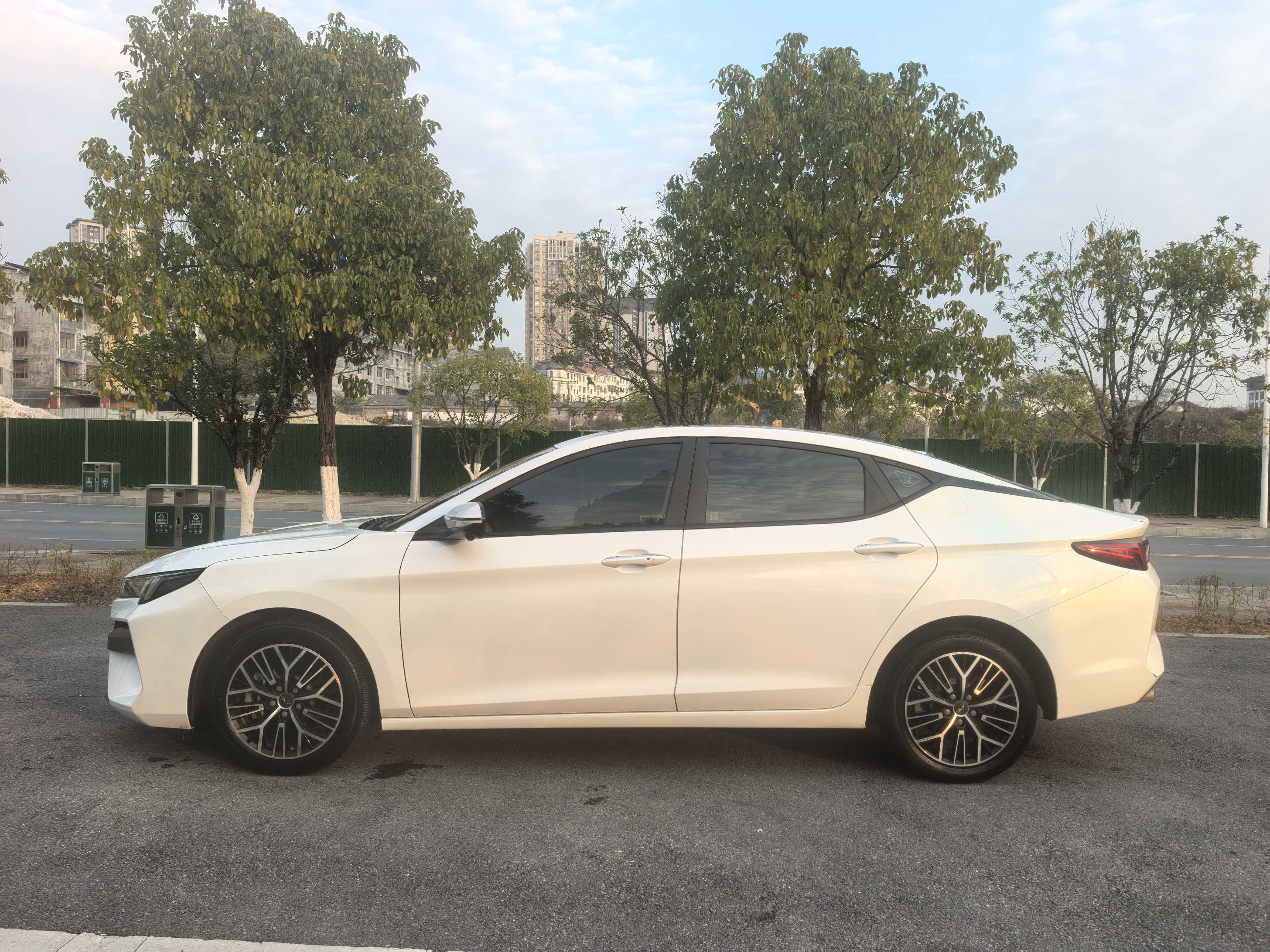 JAC A5 PLUS 2024 #4 JAC A5 PLUS 2024 صورة سيارة #4