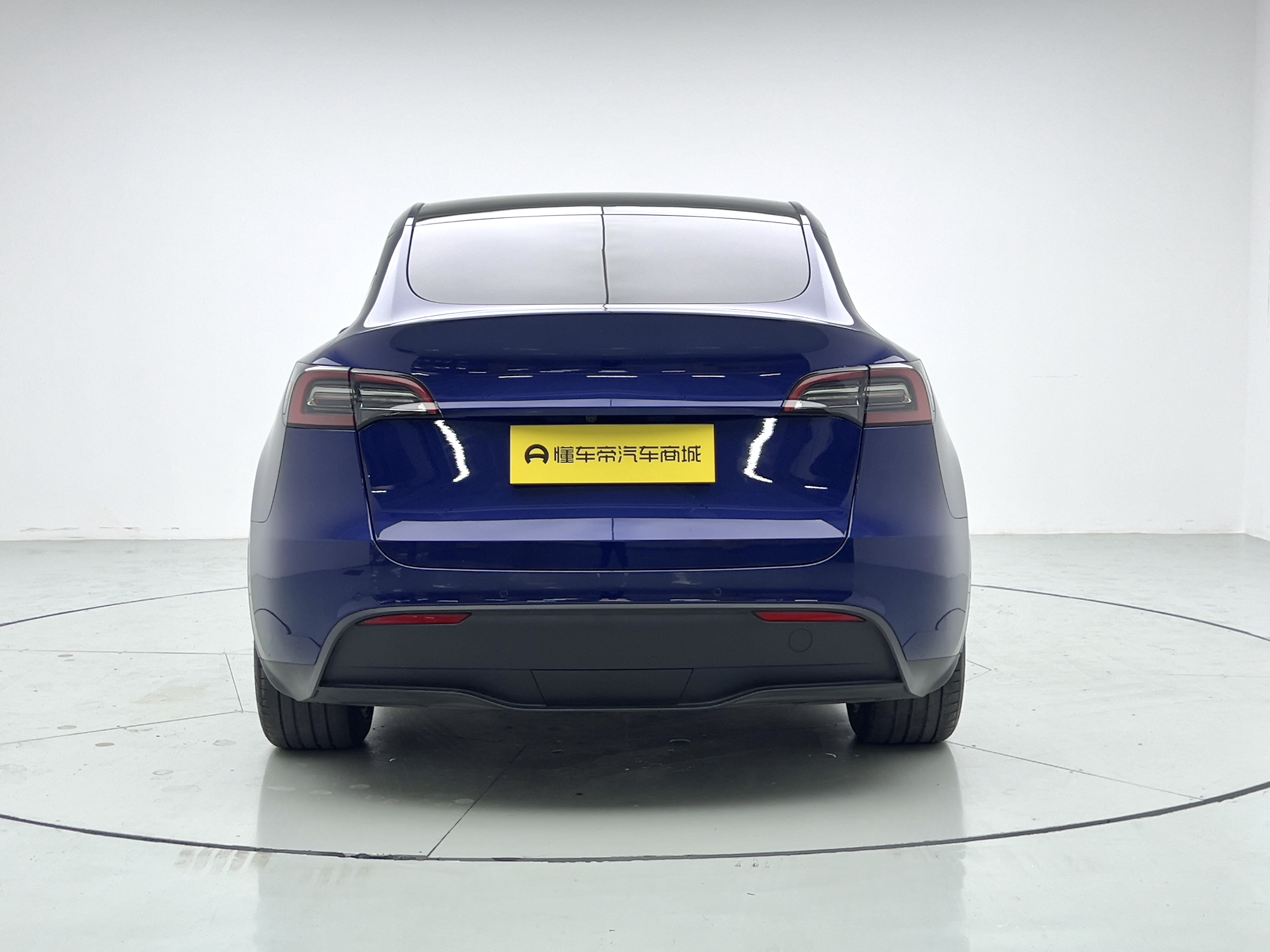 Tesla Model Y 2023 #4 Tesla Model Y 2023 car image #4