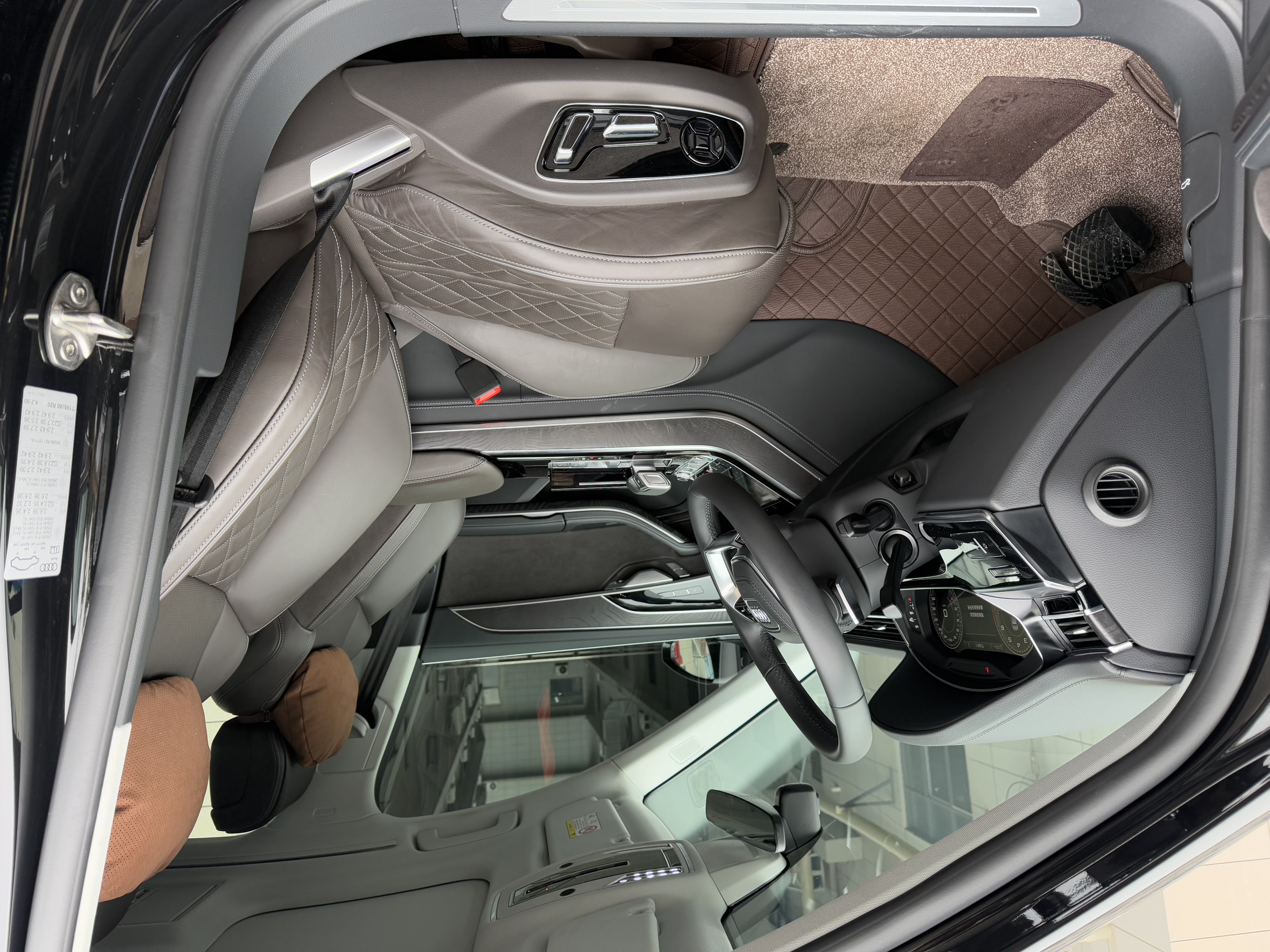 Audi A8 2024 #4 Audi A8 2024 car image #4