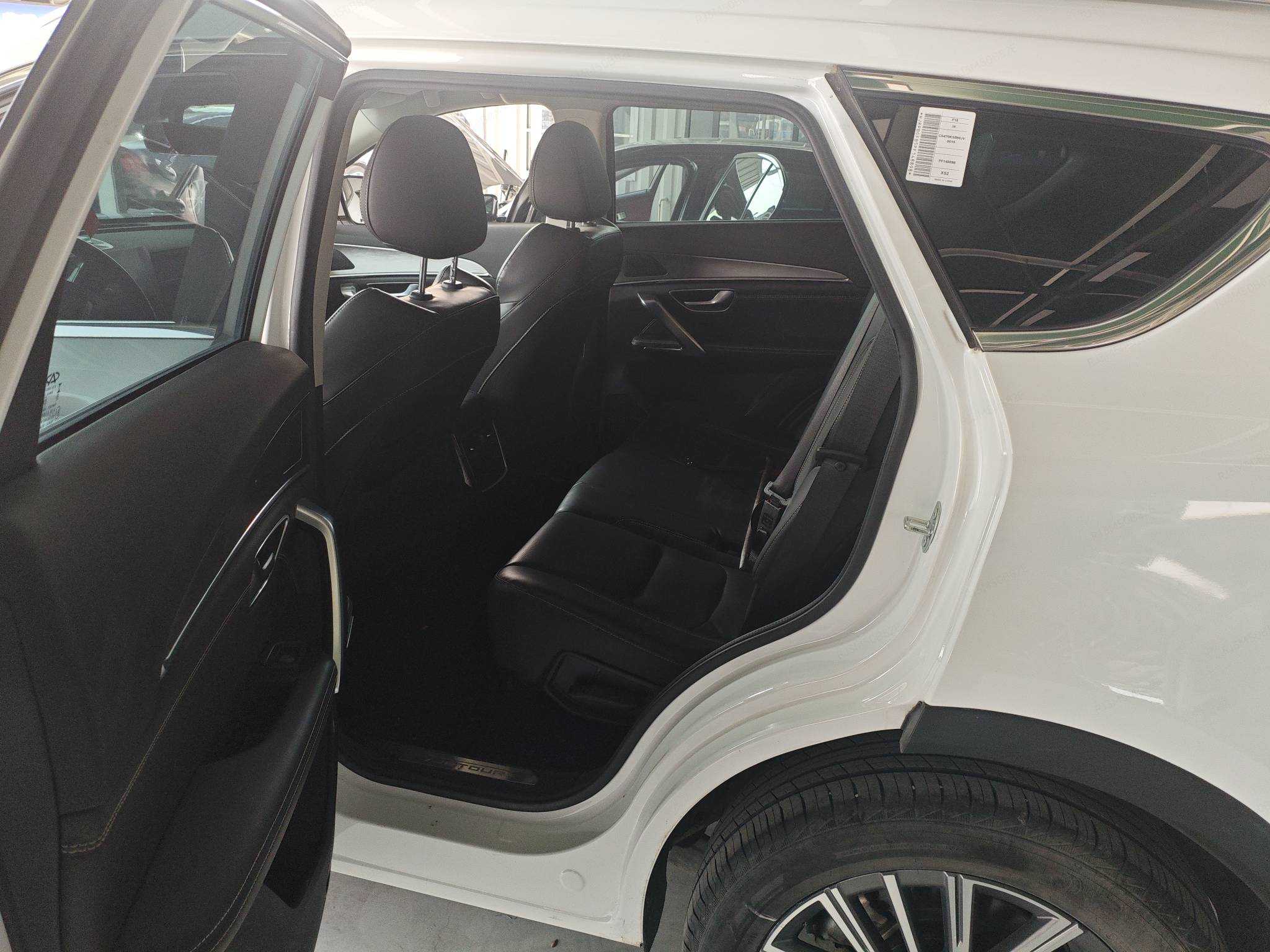 Jetour X70 PLUS 2023 car image #4