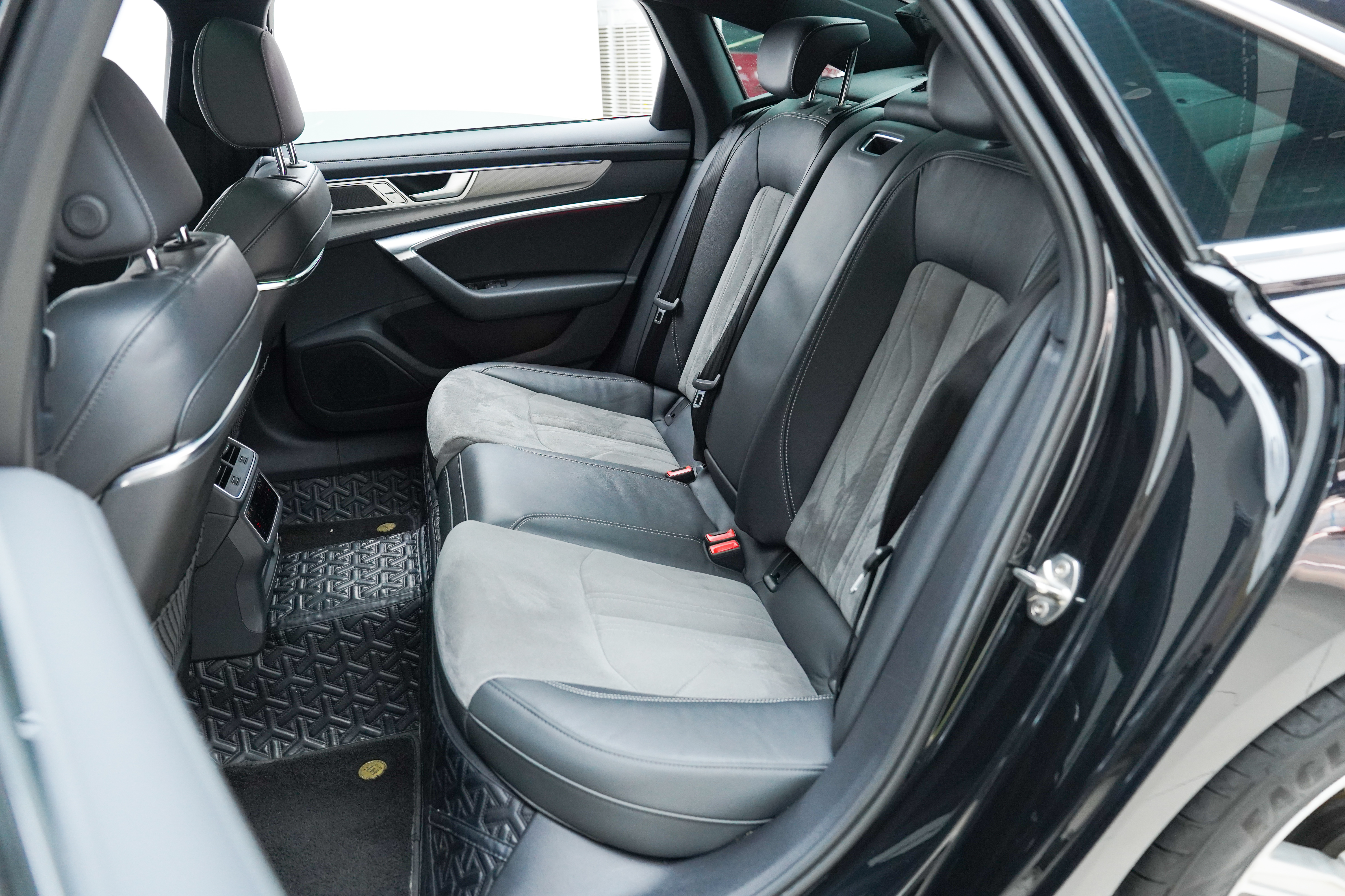 Audi A6L 2023 car image #4
