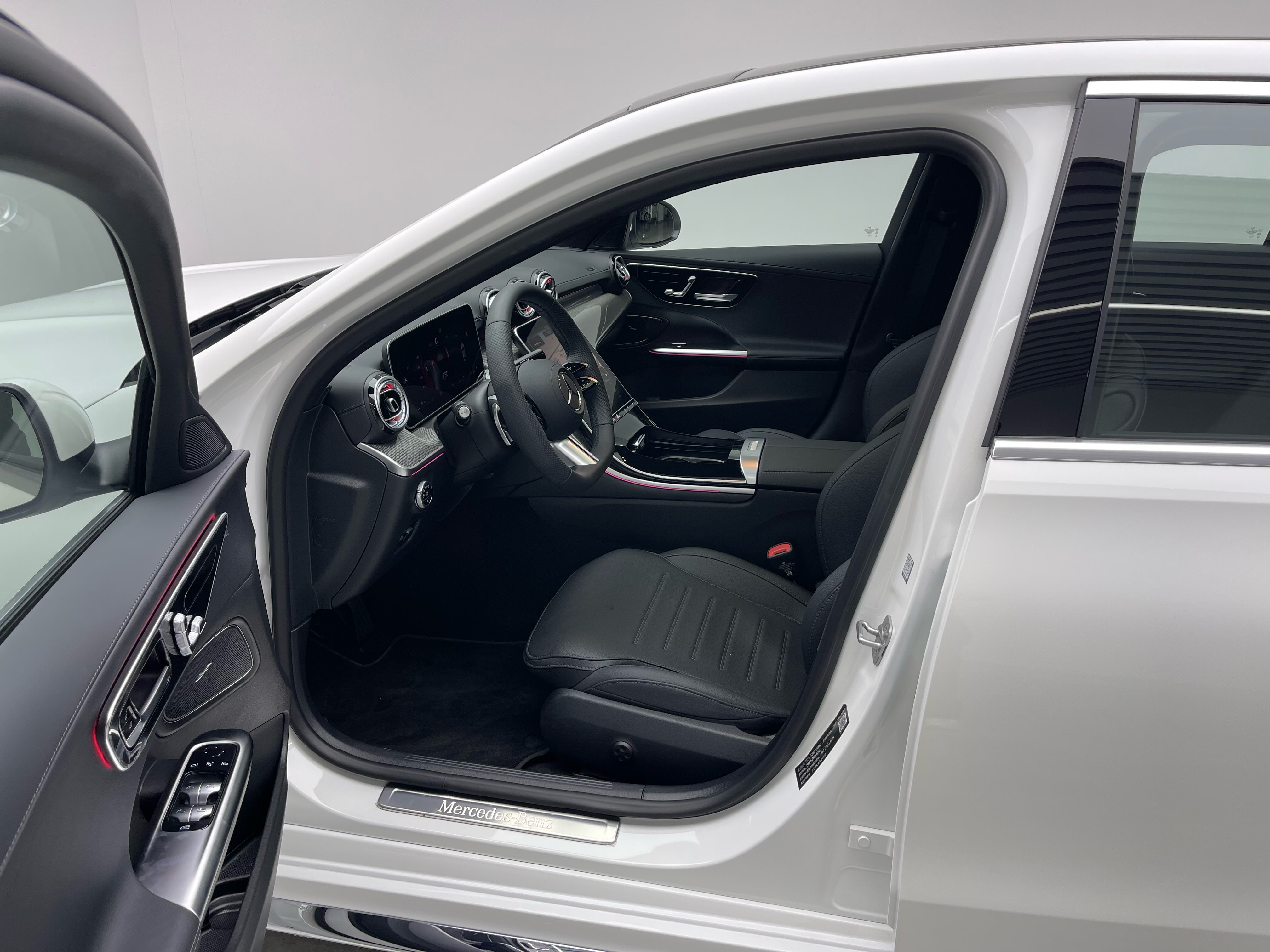 Mercedes-Benz C Class 2024 #4 Mercedes-Benz C Class 2024 car image #4