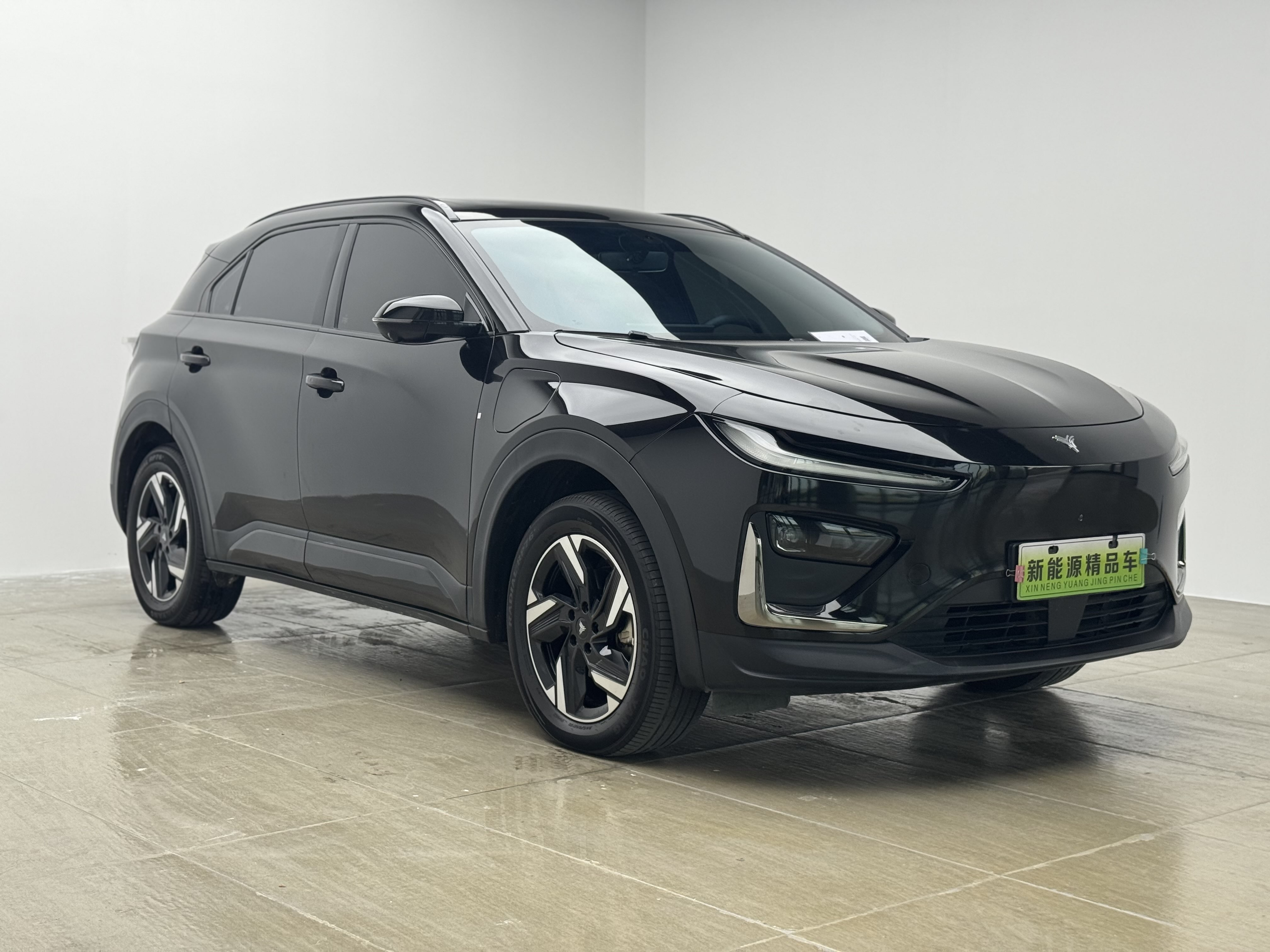 哪吒汽车 哪吒X 2023 汽车图片 #4