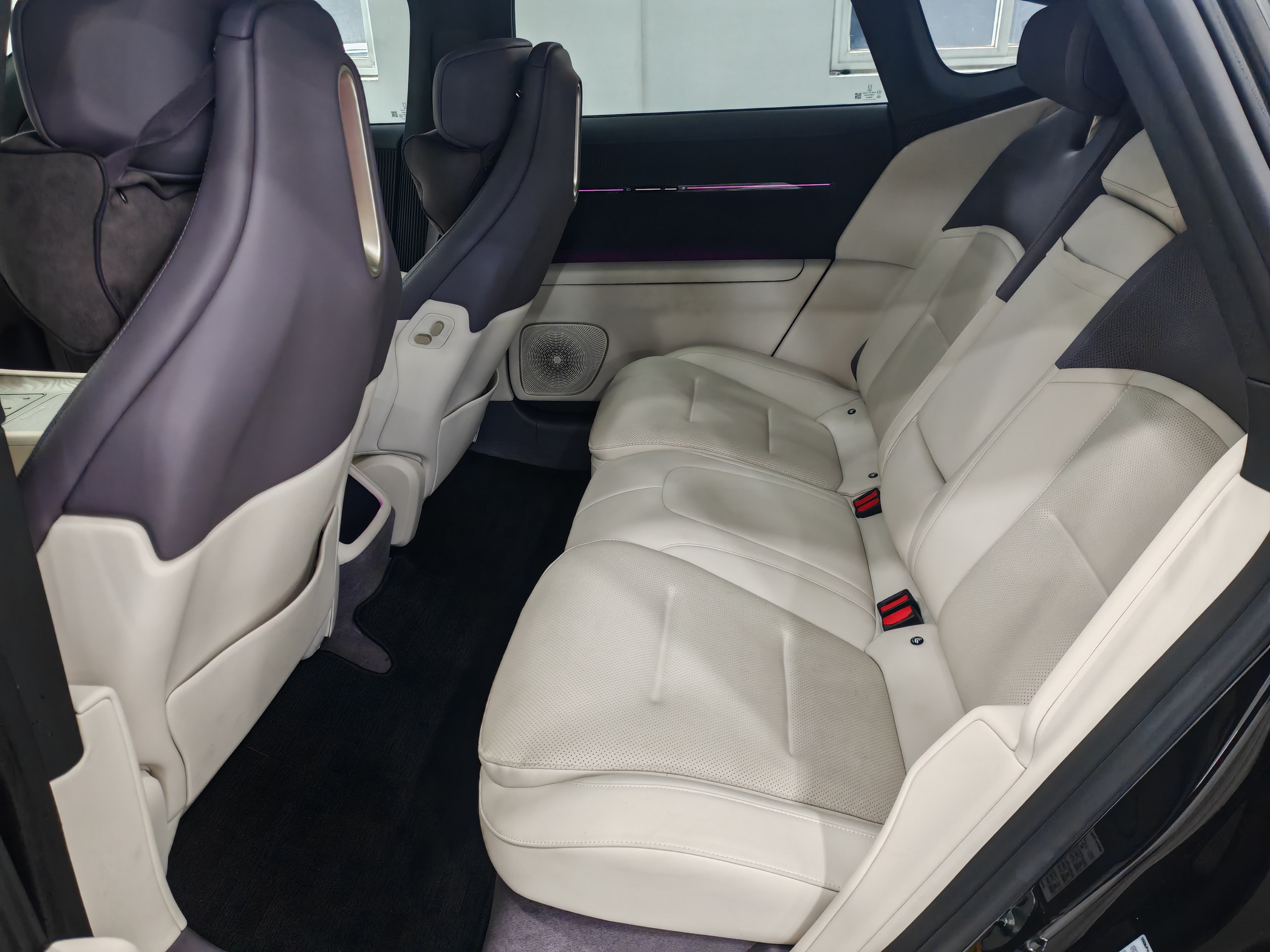 Avatr 12 2024 car image #4