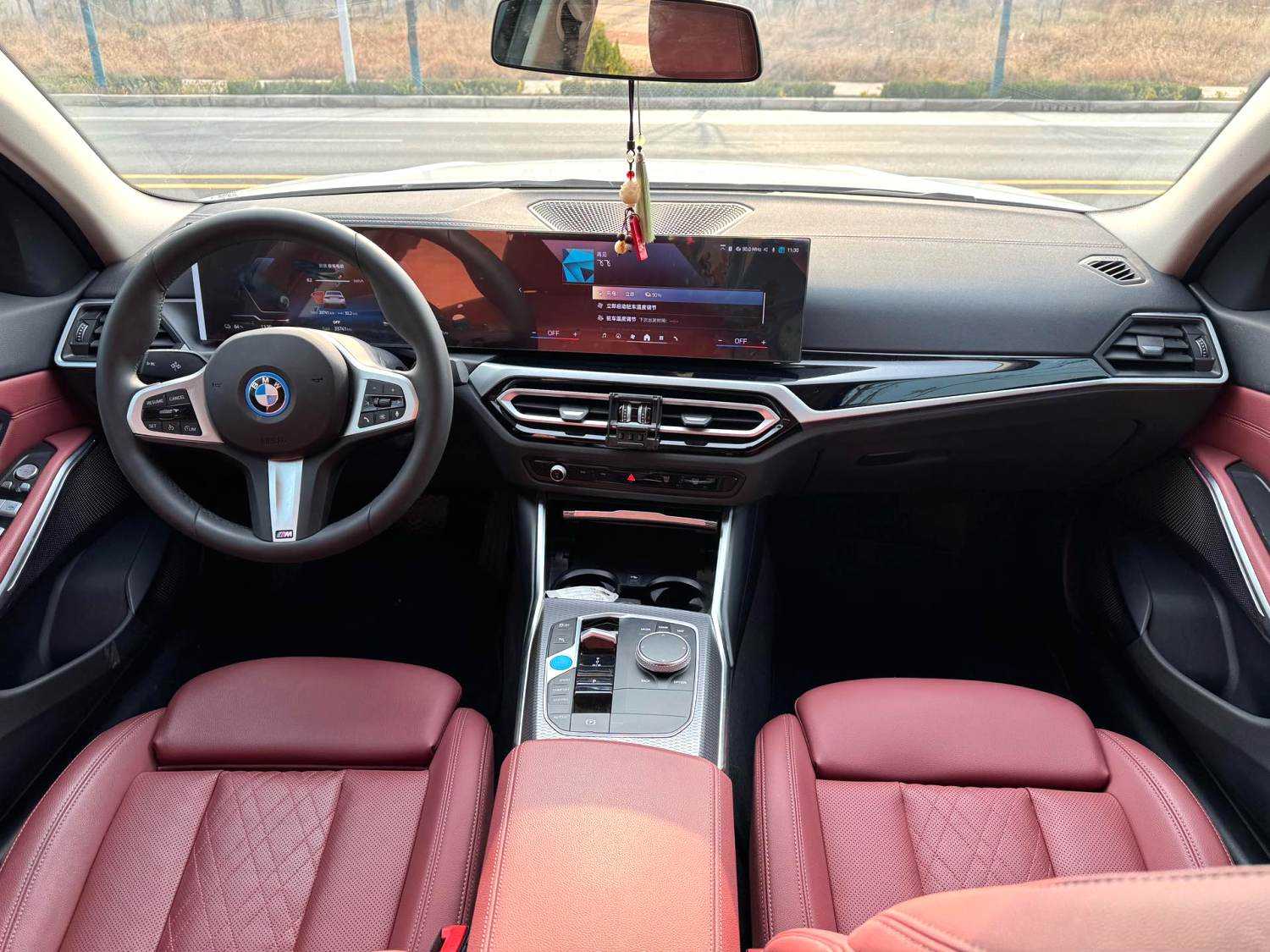 BMW i3 2023 car image #4