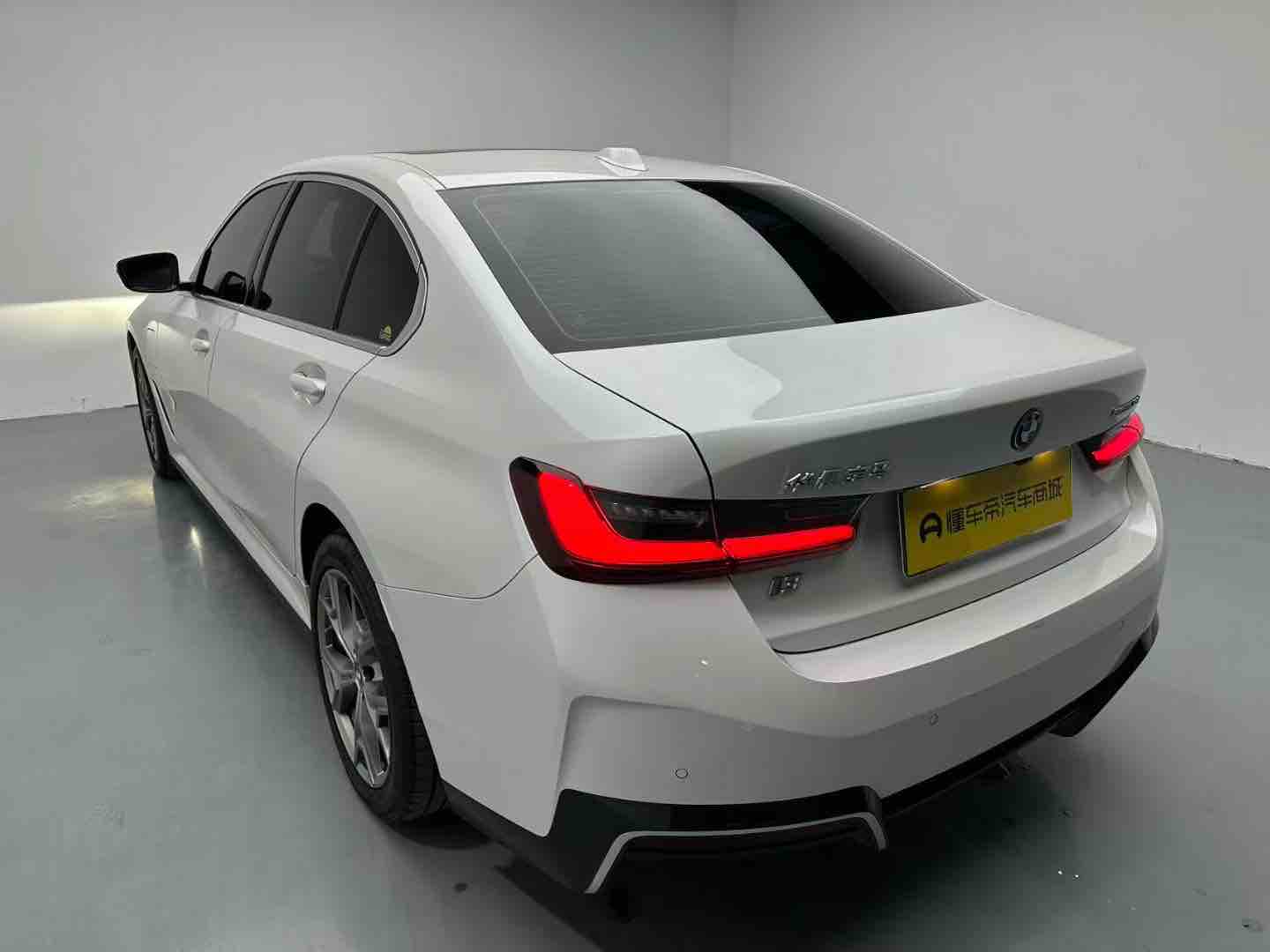 BMW i3 2024 immagine di auto #4