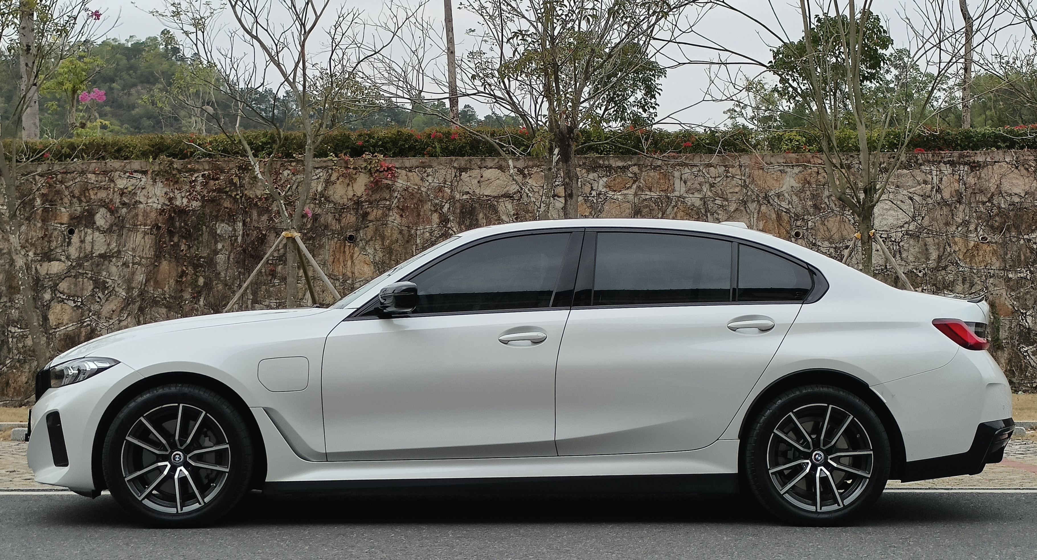 BMW i3 2024 car image #4