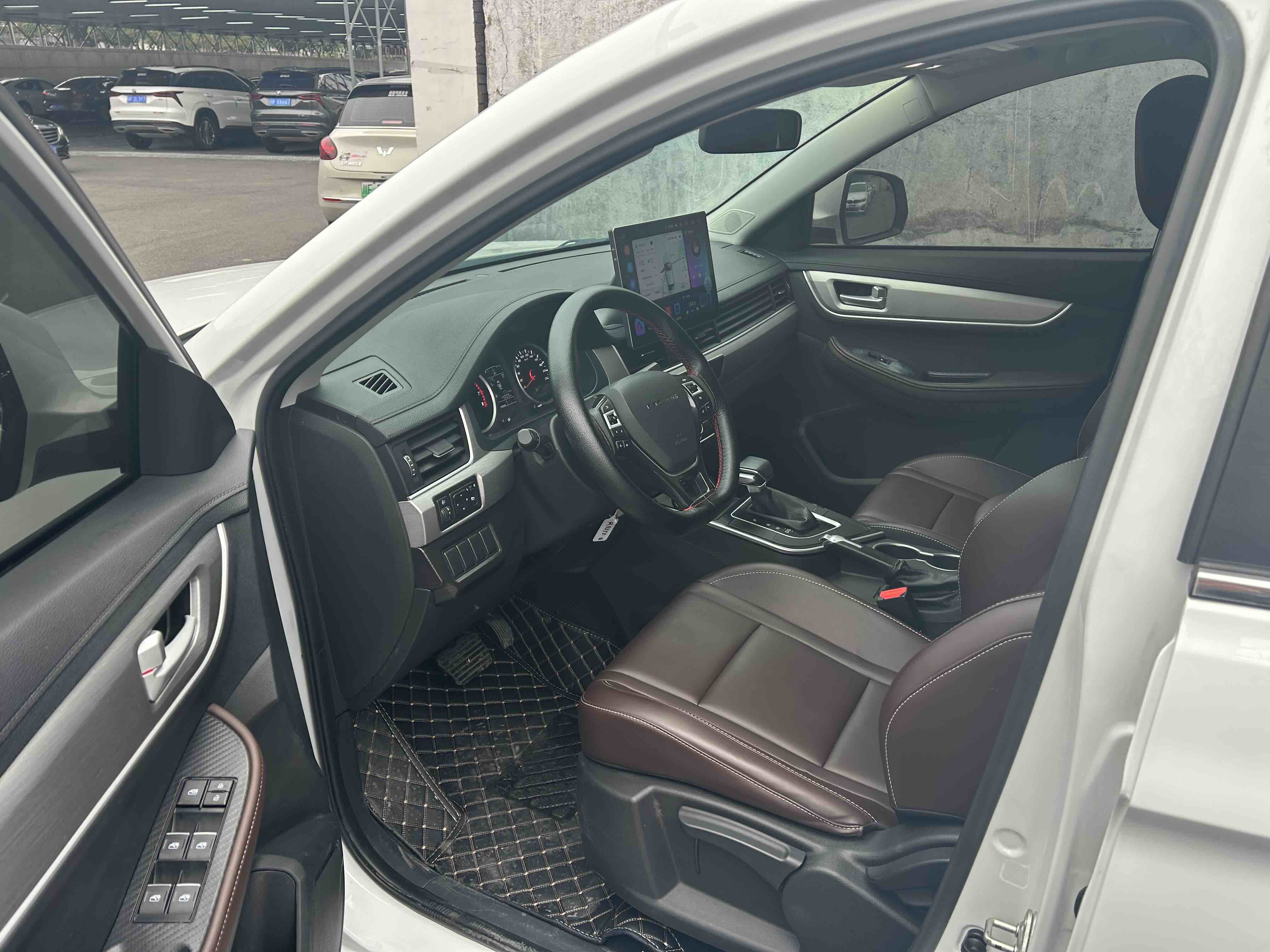 T5 2024 car image #4