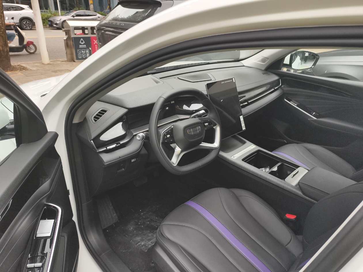 GEELY PrefaceL 2025 #4 GEELY PrefaceL 2025 car image #4