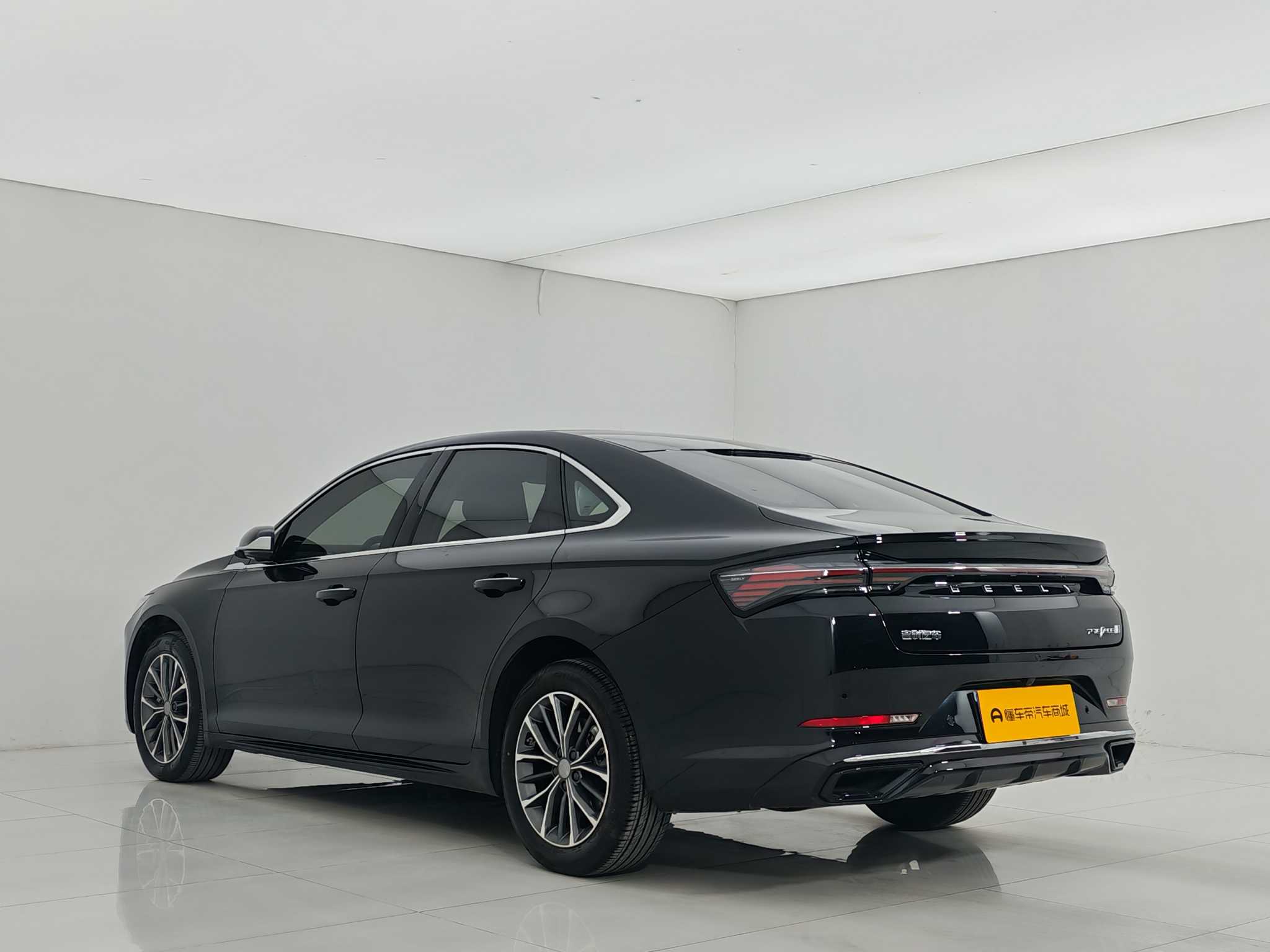 2025 car image #4
