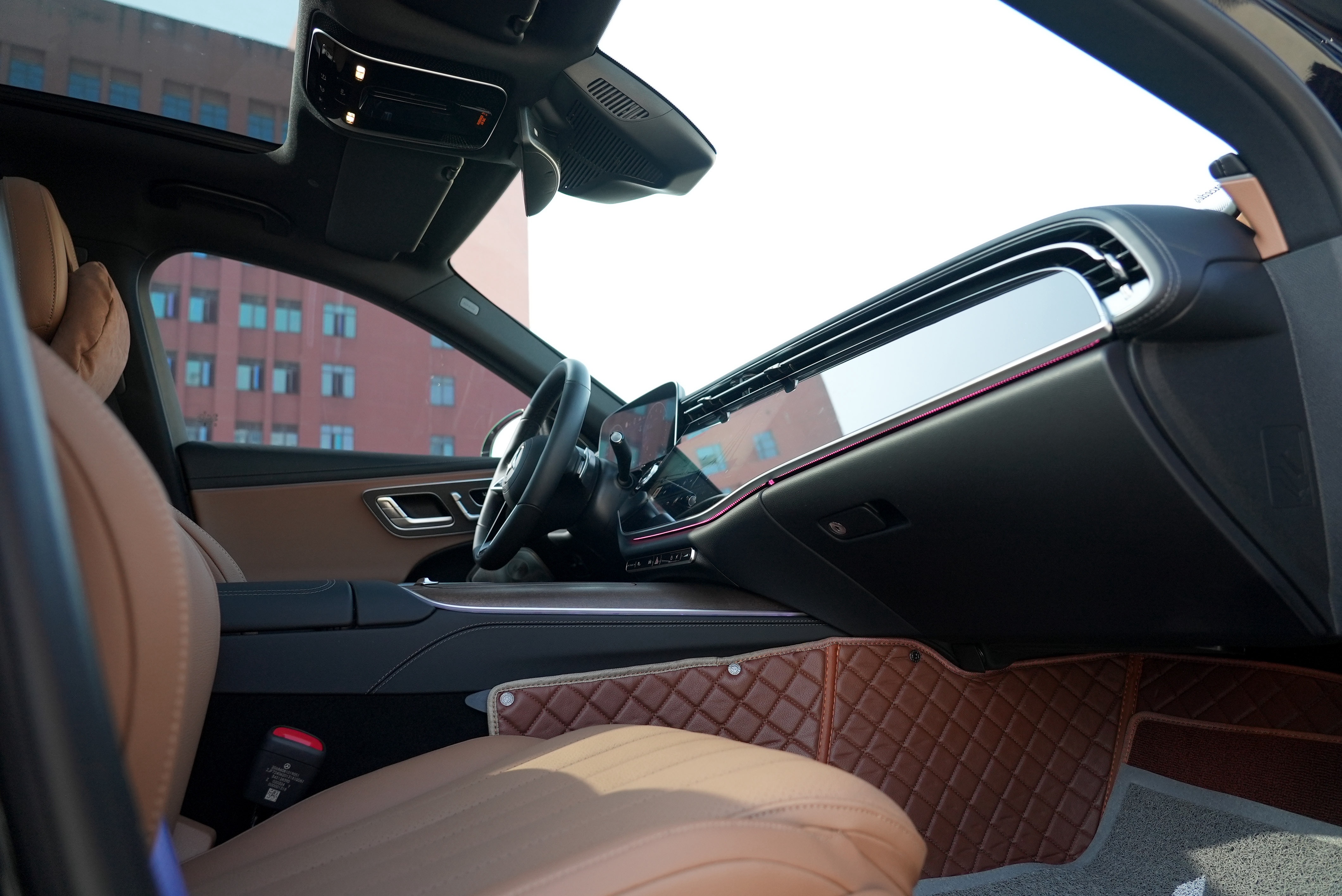 Mercedes-Benz E Class 2024 car image #4