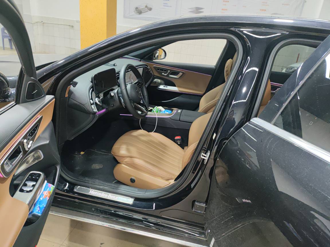 Mercedes-Benz E Class 2024 car image #4