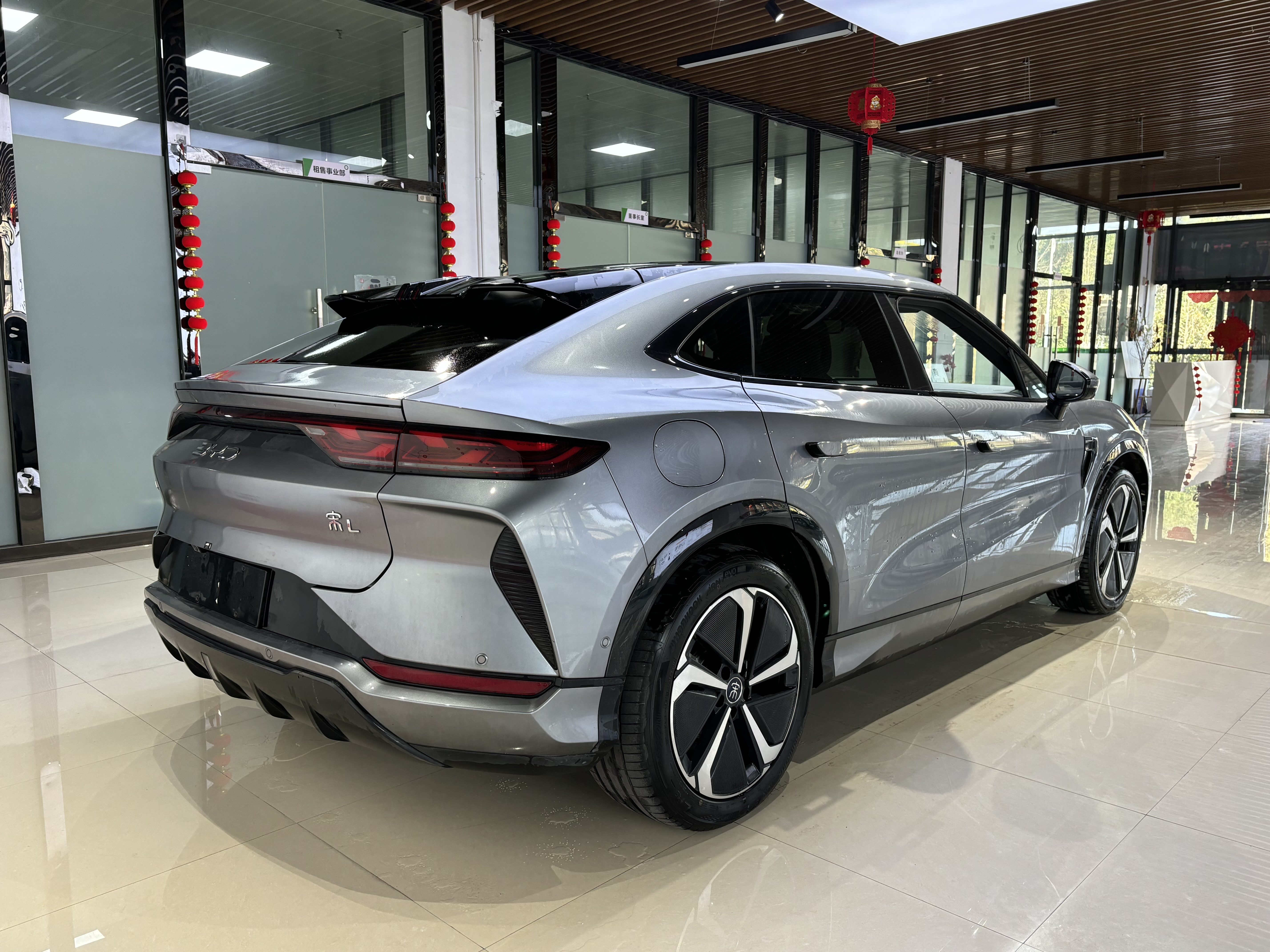 BYD SongL EV 2023 #4 BYD SongL EV 2023 car image #4