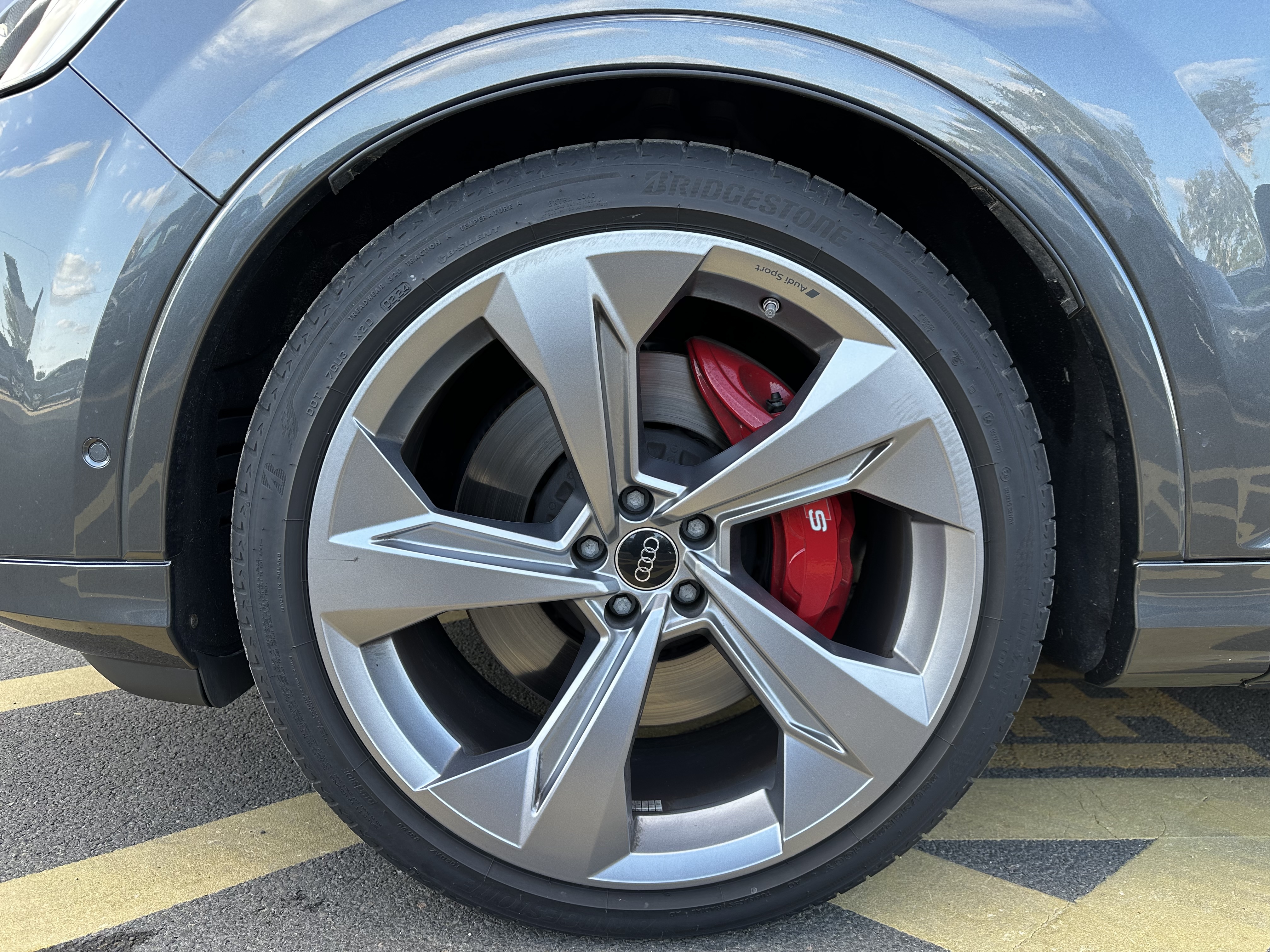 Audi SQ7 2024 immagine di auto #4