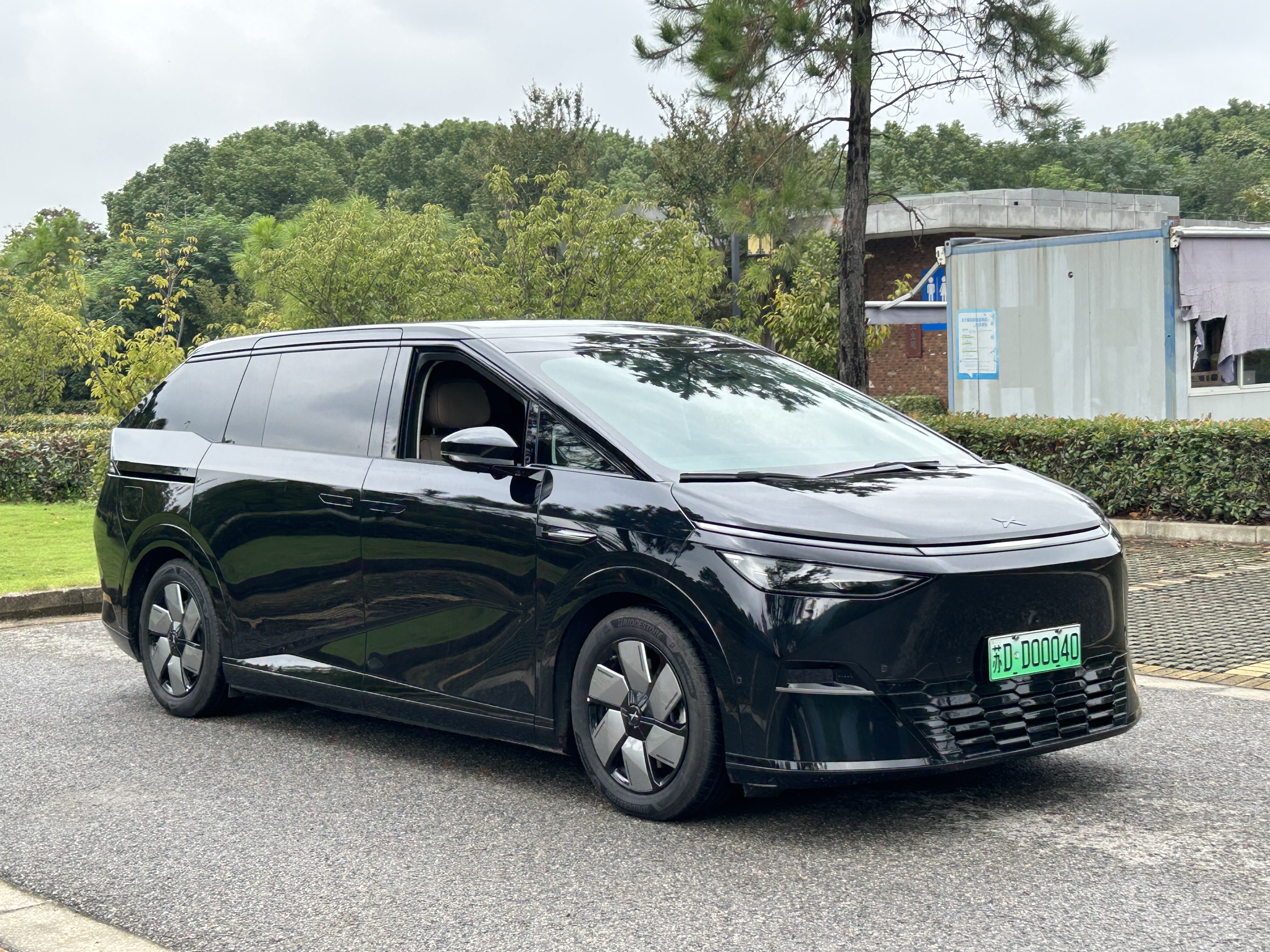 Xpeng X9 2025 imagem de carro #4