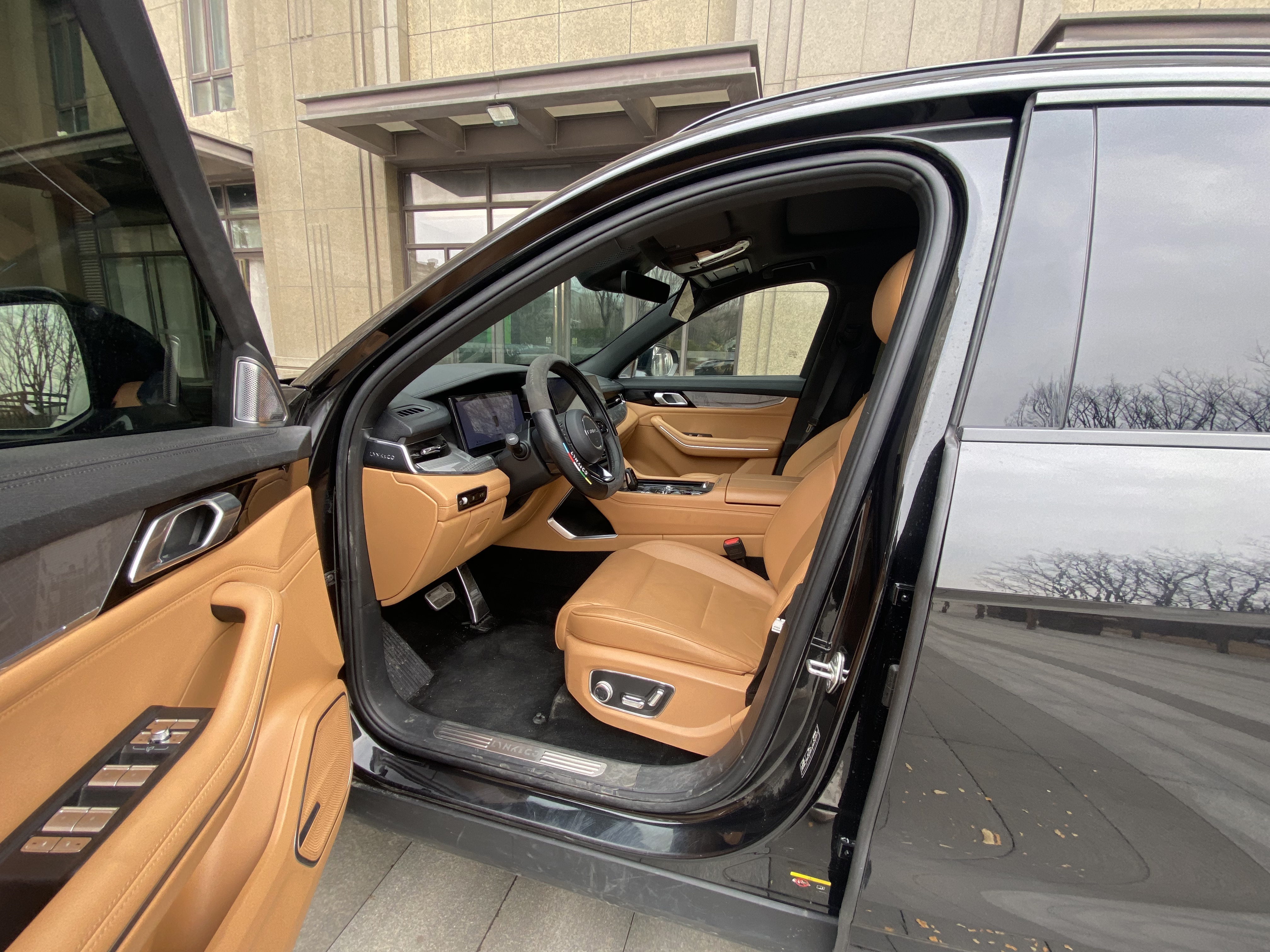 Lynk & Co 09 EM-P 2024 car image #4