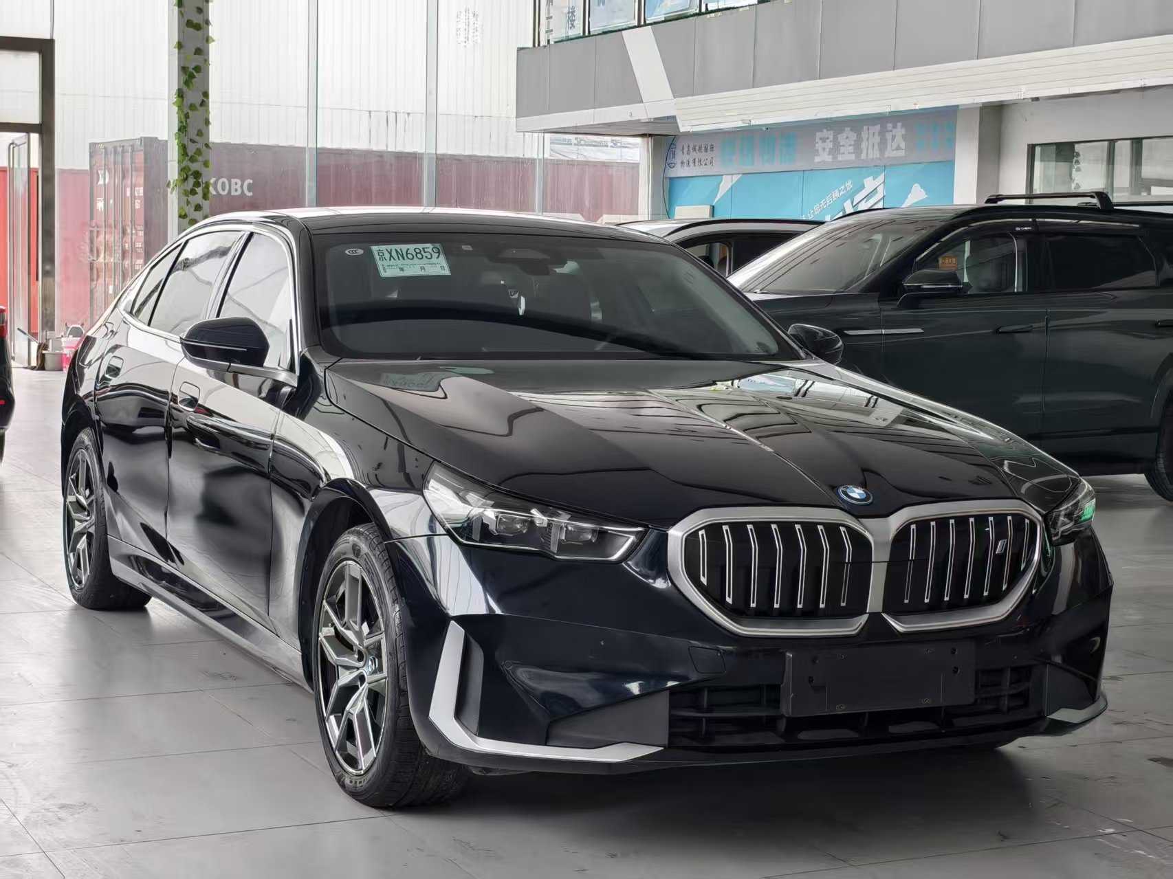 BMW i5 M60 2024 immagine di auto #4