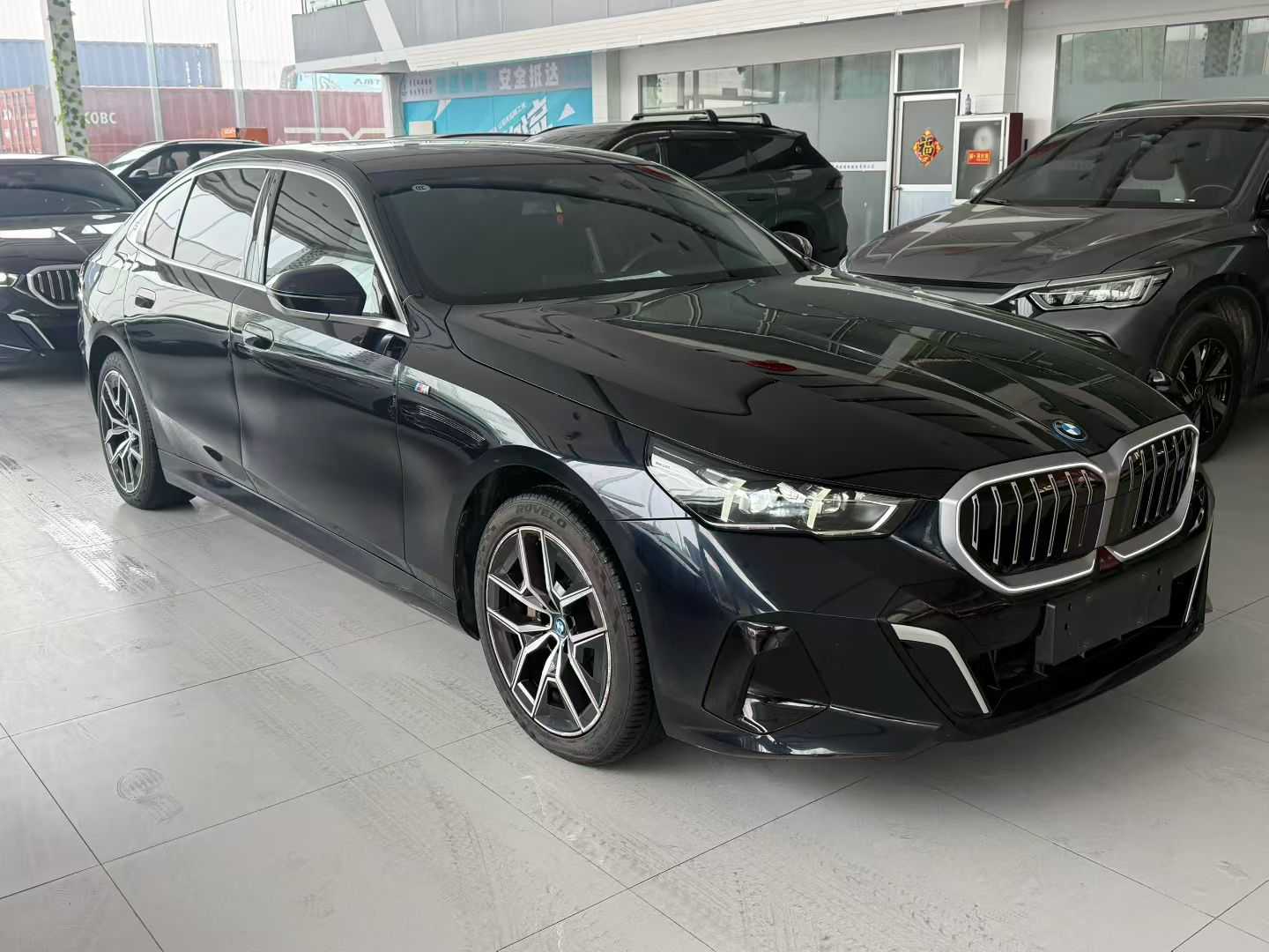 BMW i5 M60 2024 car image #4